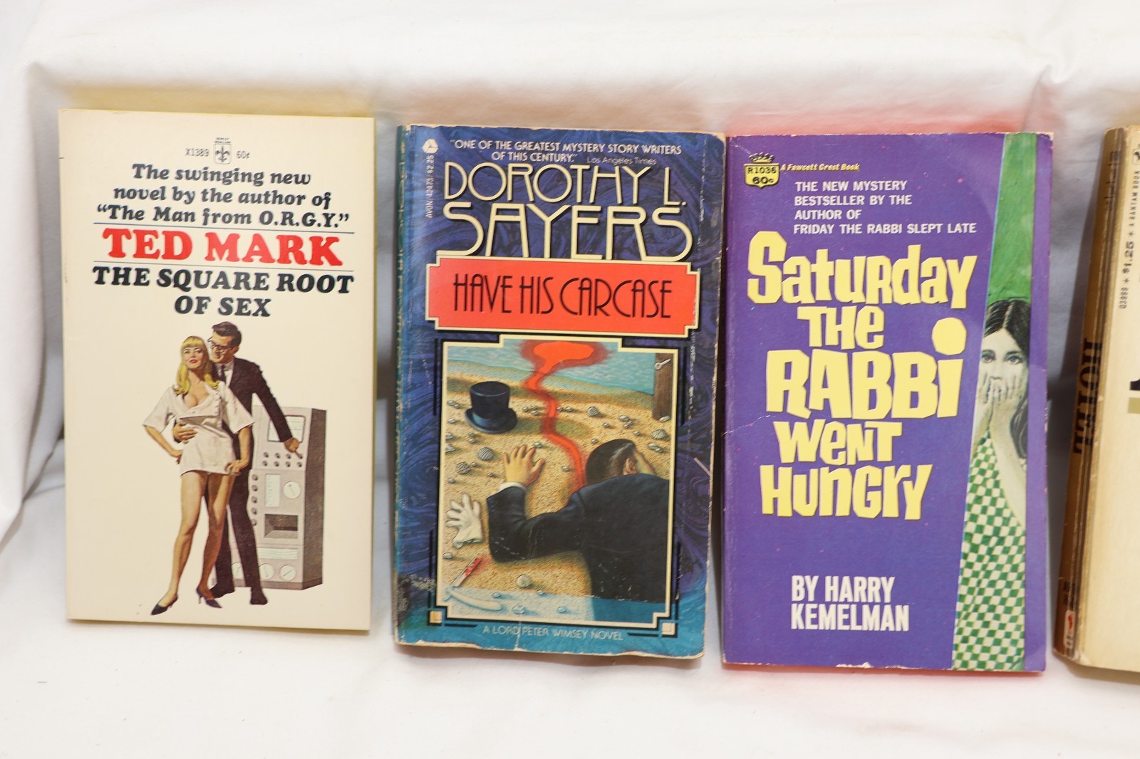 Lot of 34 Vintage Paperbacks, 1960s / 1970s Copyrights, No Duplicates, B675