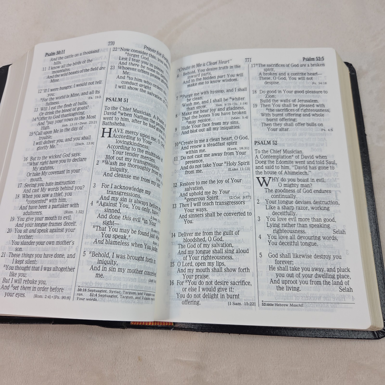 Holy Bible NKJV RLE Giant Print Thomas Nelson 334 Black Bonded Leather 1992