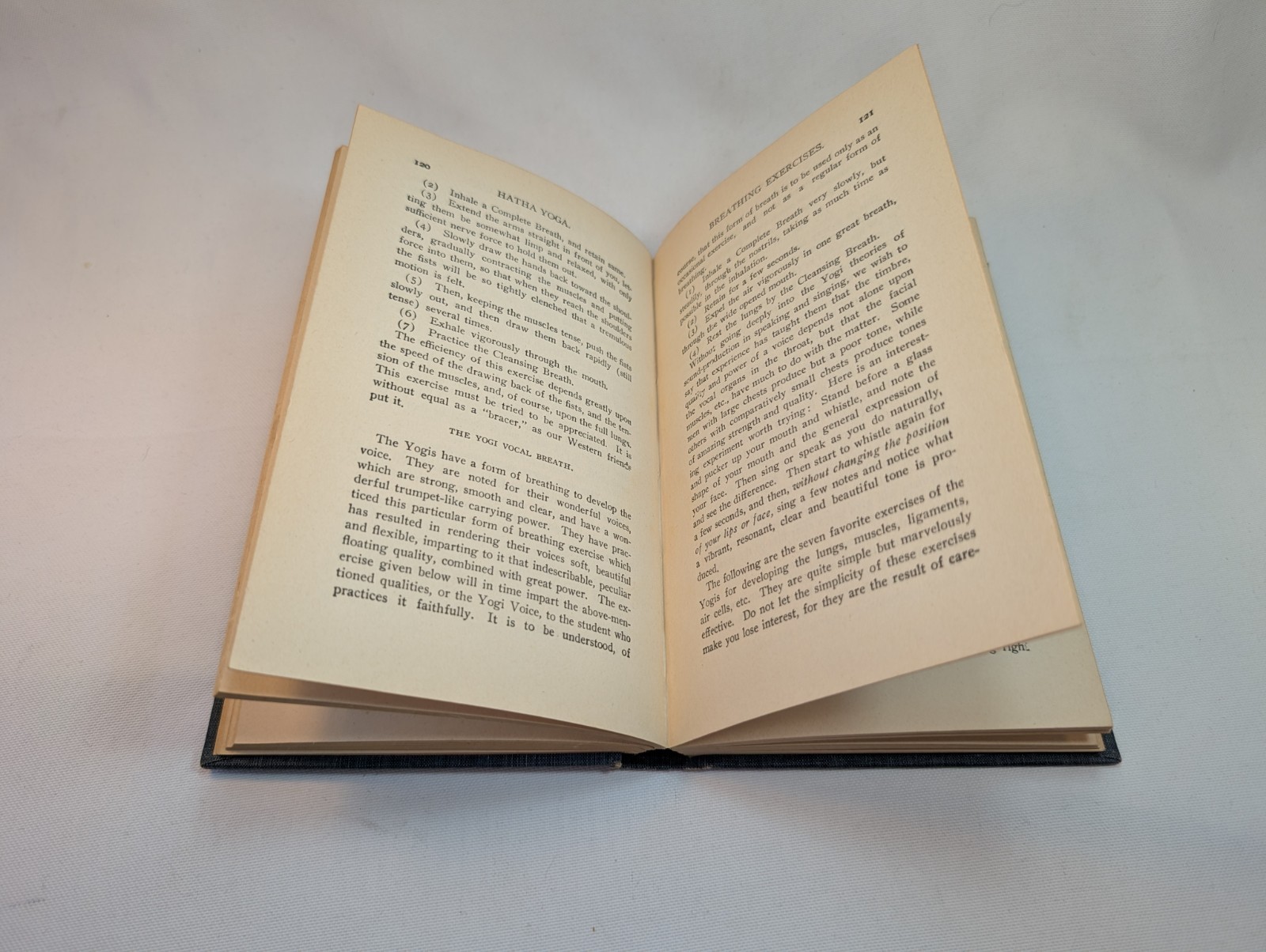 1932 Hatha Yoga ,“Yogi Philosophy of Physical Well-Being“ Yogi Ramacharaka