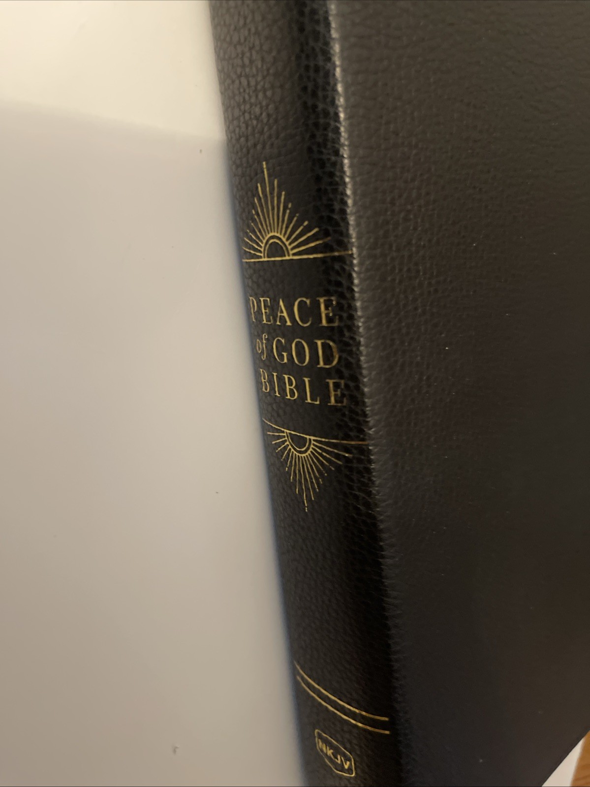 Peace of God Bible : Discover and Experience God’s Shalom Throughout the Bibl…