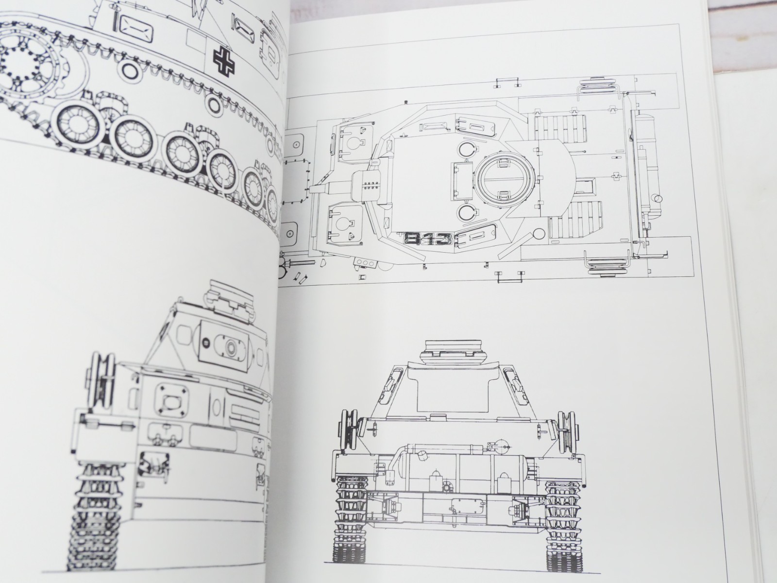 Tanks in Detail Volume 1 & 2, PzKpfw IV Ausf A to J Panzer, M3-M3A1-M3A3 Stuart