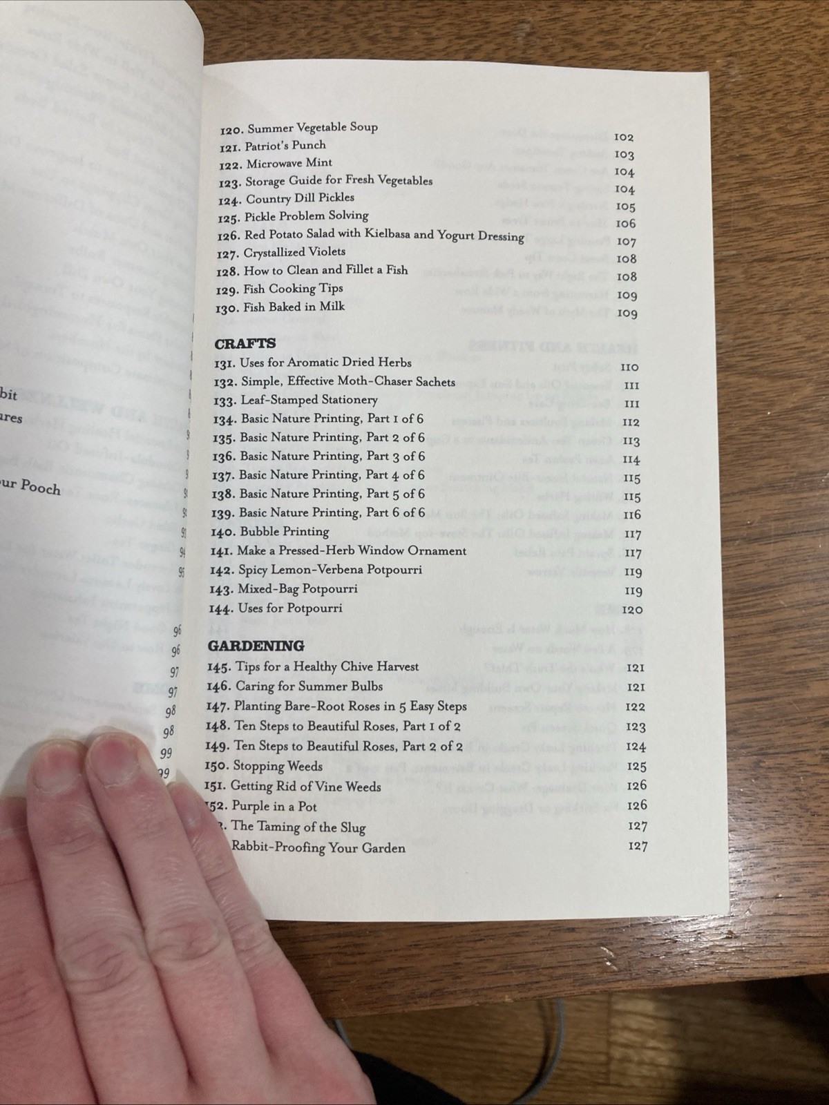 Country Wisdom Almanac : 373 Tips, Crafts, Home Improvements, Recipes… 2008