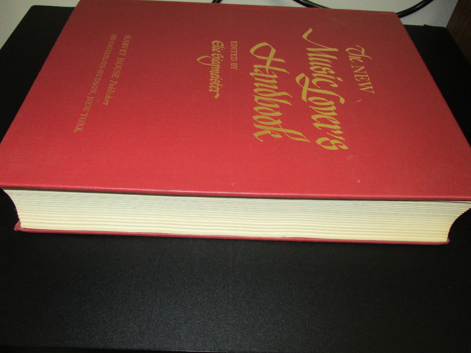 The New Music Lover’s Handbook-Hardcover/Elie Siegmeister/620 Pages