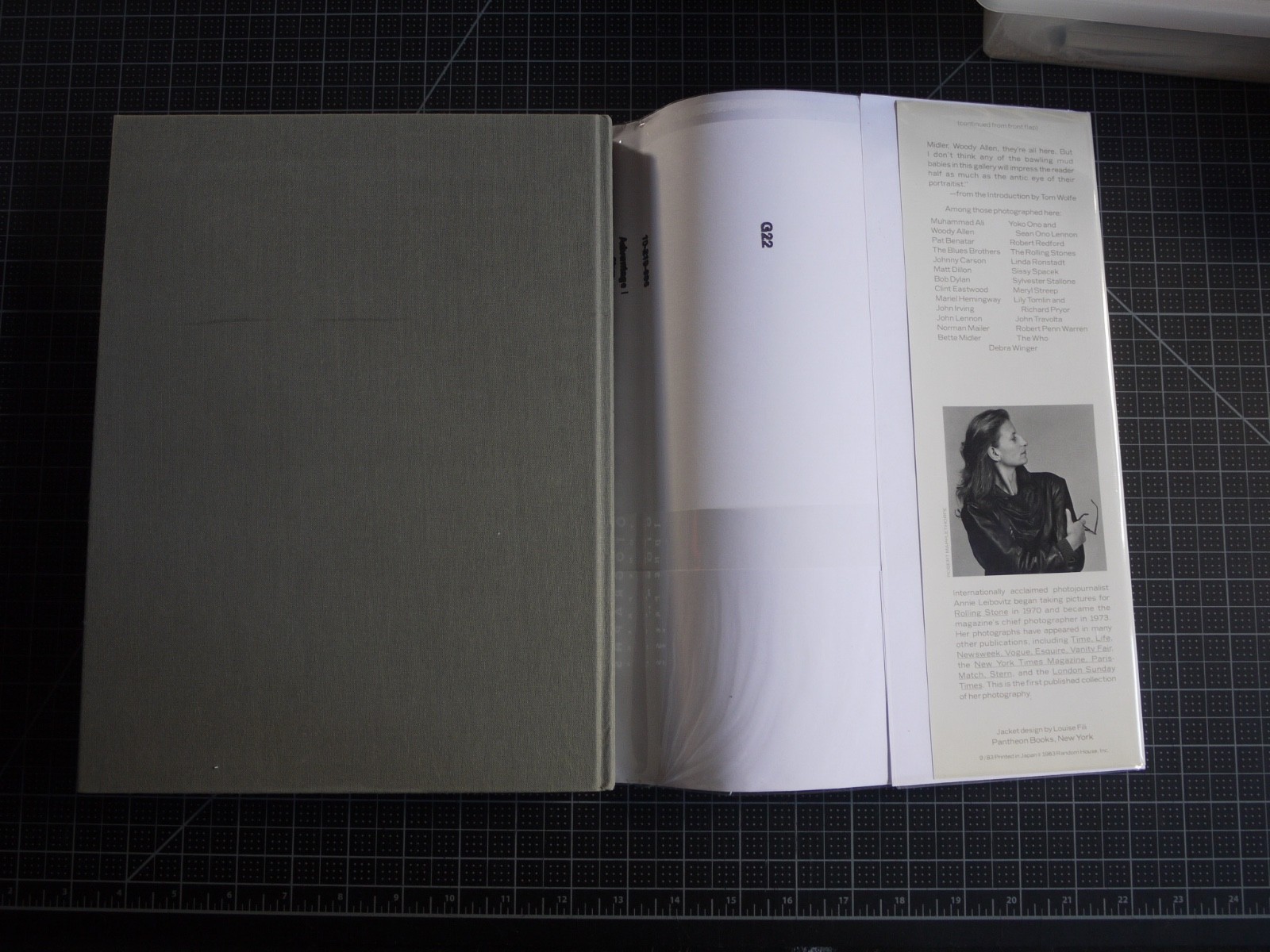 Annie Leibovitz: Photographs · Intro Tom Wolfe. First Edition/1st Printing Hdcov