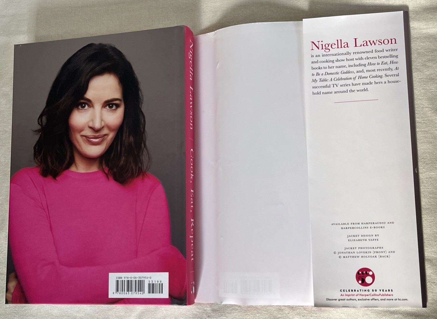 Nigella Lawson’s Cookbook “Cook, Eat, Repeat”, 2020, 342 Pages, Hardcover W/ DJ