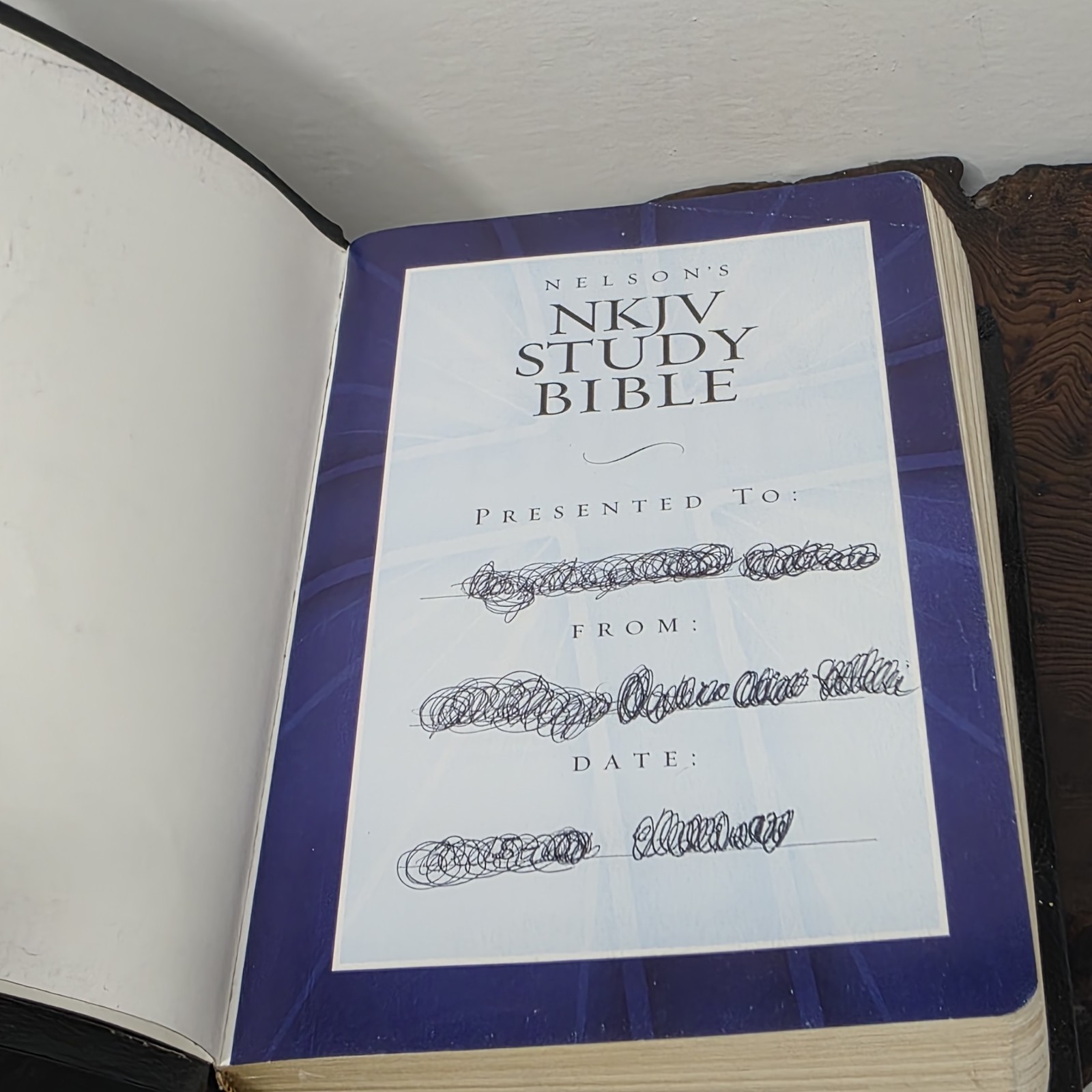 Nelson’s New King James Version 1997 Study Bible Black Bonded Leather #2885N