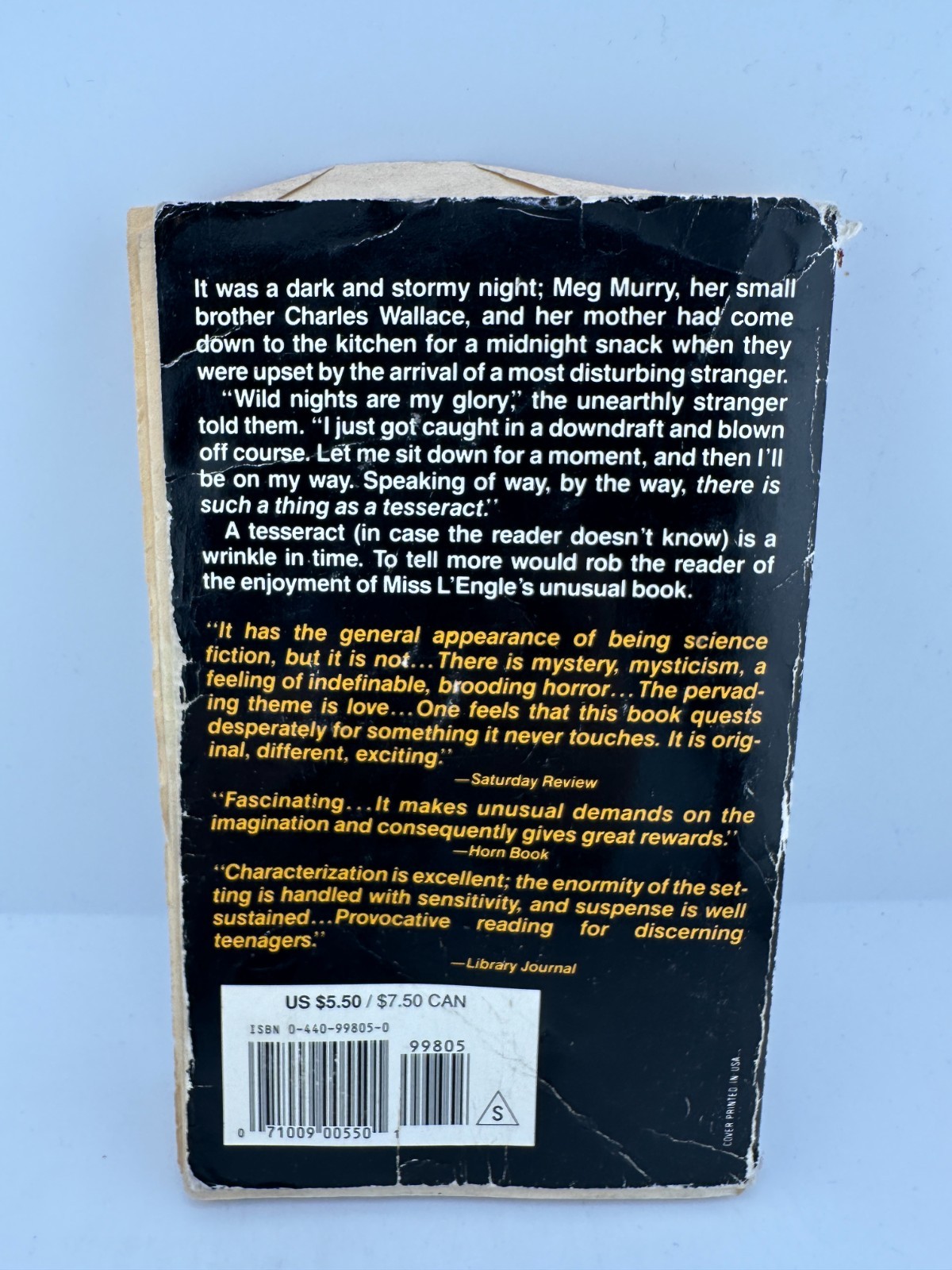Wrinkle in Time L’Engle 1976 Laurel Leaf Newbery Vintage Paperback