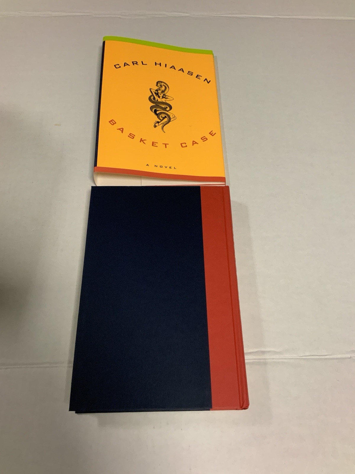 Basket Case Carl Hiaasen (2002 HC) Signed 1st Ed DJ Alfred A. Knopf
