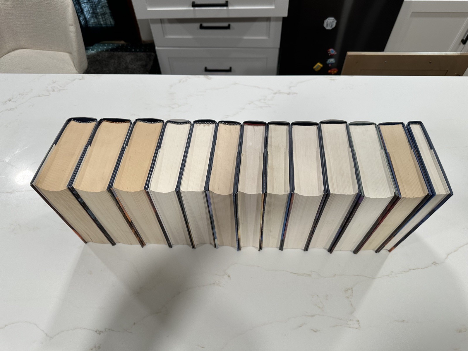 Robert Jordan THE WHEEL OF TIME HCDJ incomplete set – missing books 1 and 2
