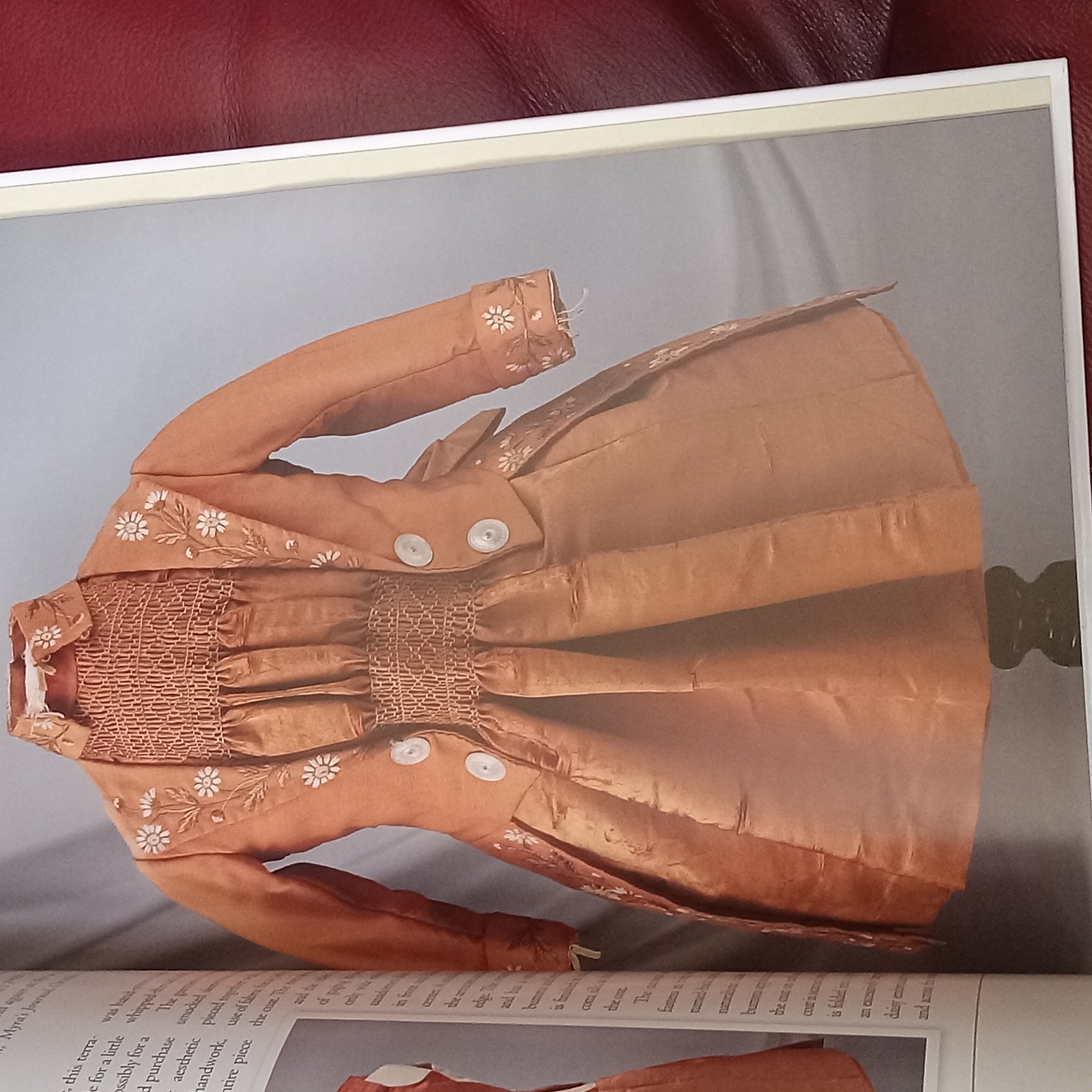 Victoria & Albert Museum of Childhood Martha Pullen (HC) 2008) Full Color Photo