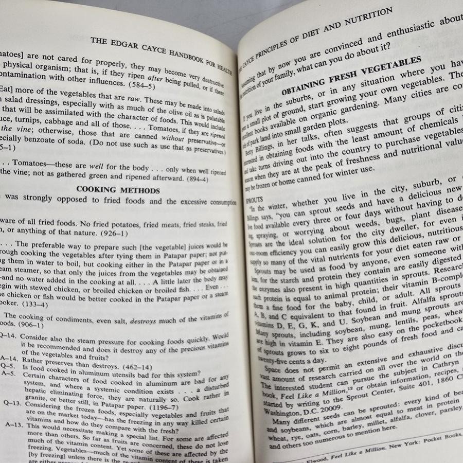 Edgar Cayce Handbook For Health Drugless Therapy Reilly Brod Black HC 1975 Vtg