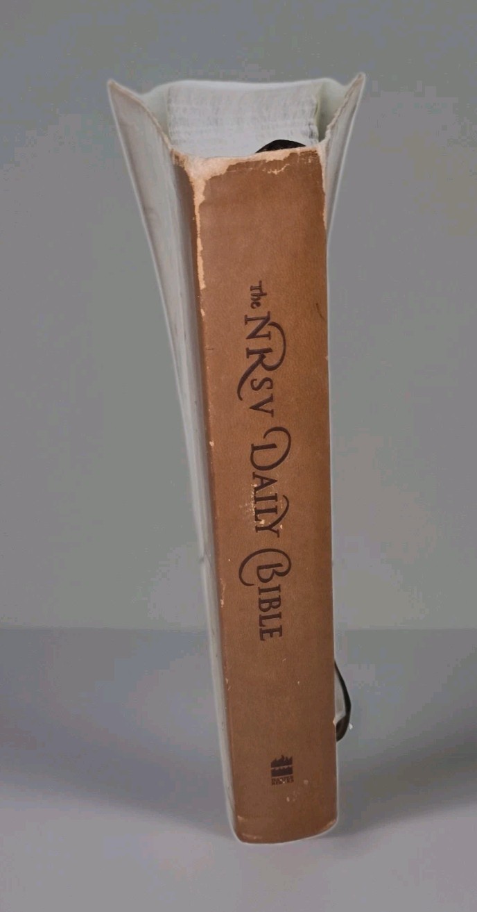 The NRSV Daily Bible: Read Meditate & Pray Through The Entire Bible 2012 1st Ed.