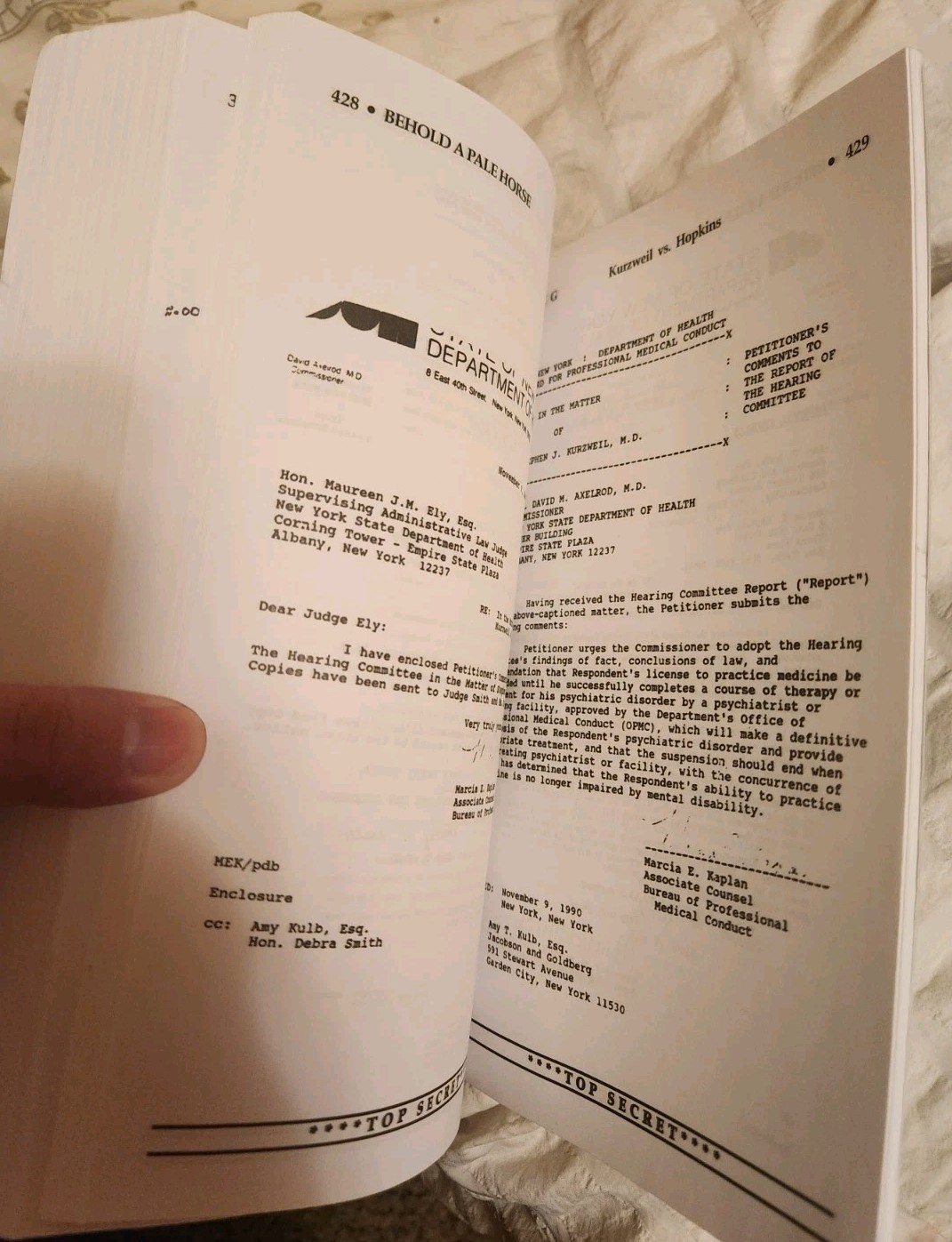 Behold a Pale Horse by William Cooper Conspiracy Book
