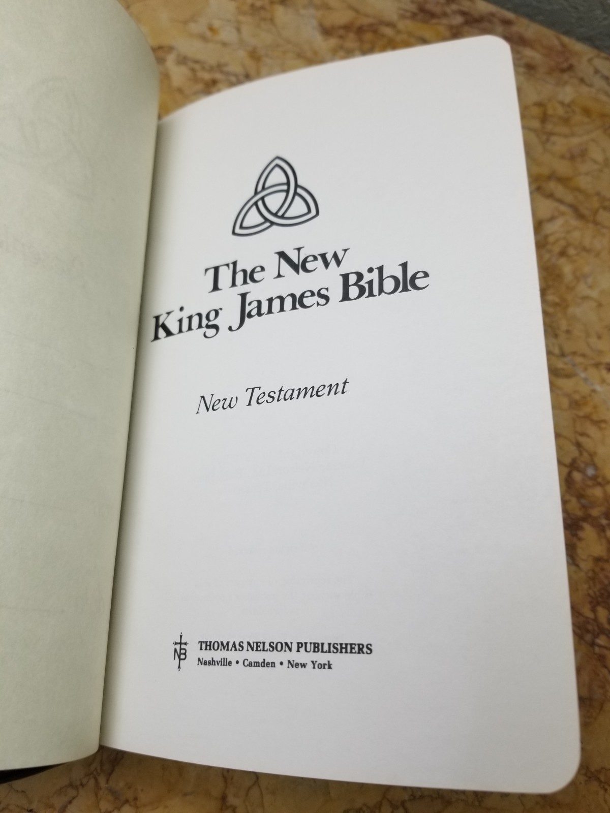 Nelson 196 NKJV New Testament Bible Genuine Leather OPAQUE PAPER LIKE NEW L@@K🌟
