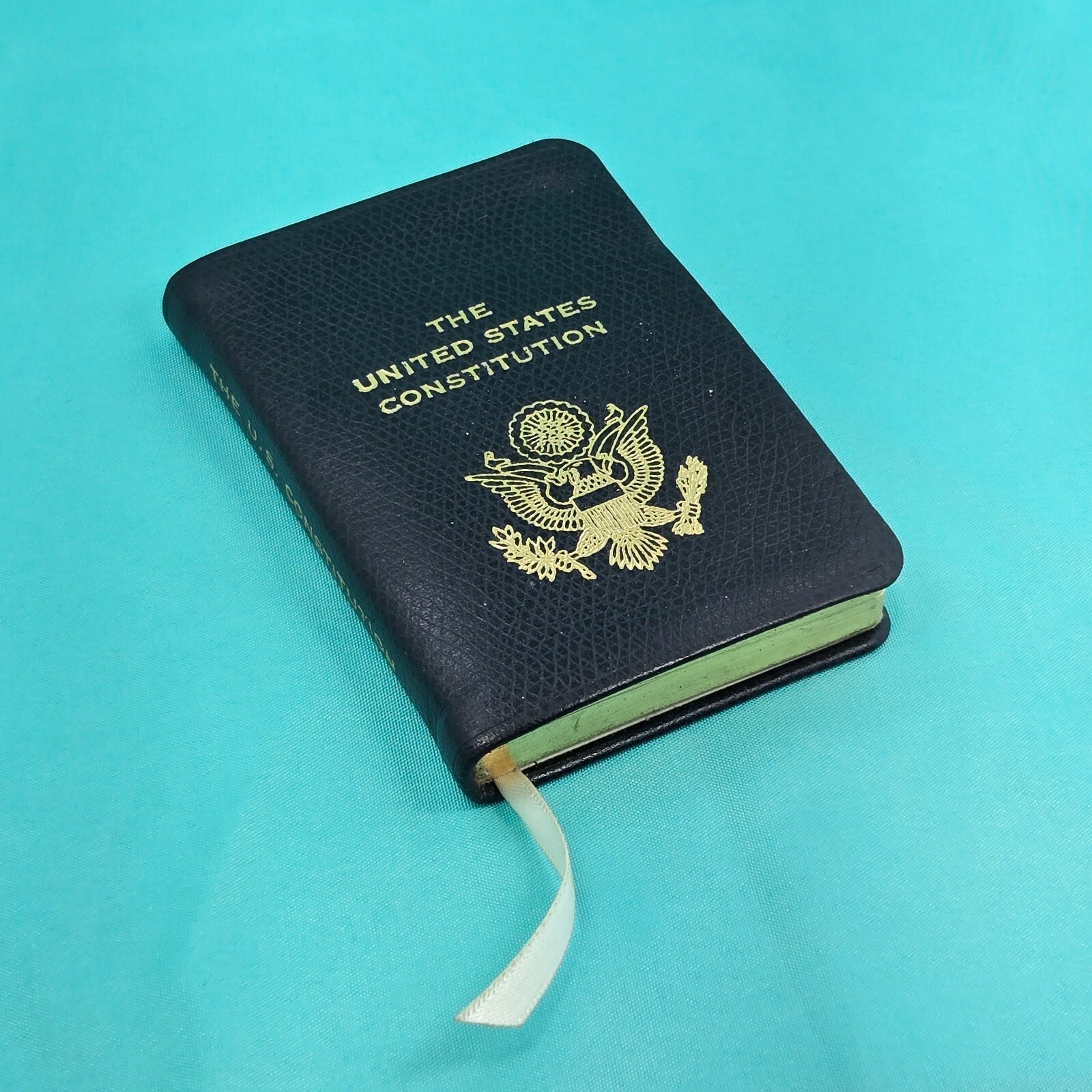 Luxury Leather U.S. Constitution – Pocket Size 2.5″ x 3.7″ Limited Gift Edition