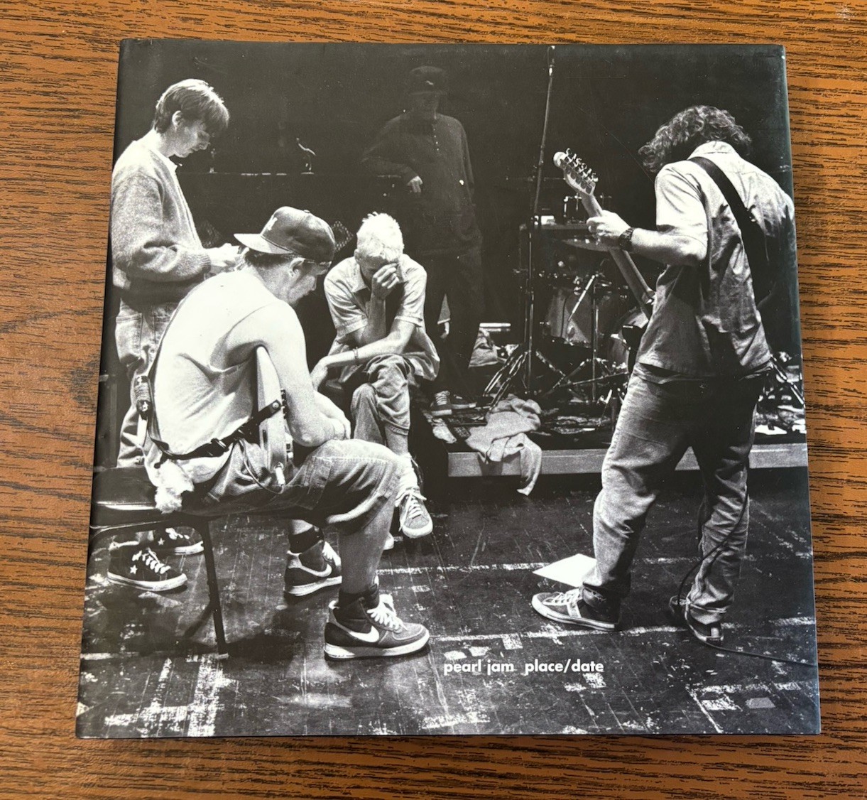 1st Ed PEARL JAM PLACE / DATE Photography Book 1998 HARDCOVER VITALOGY EX