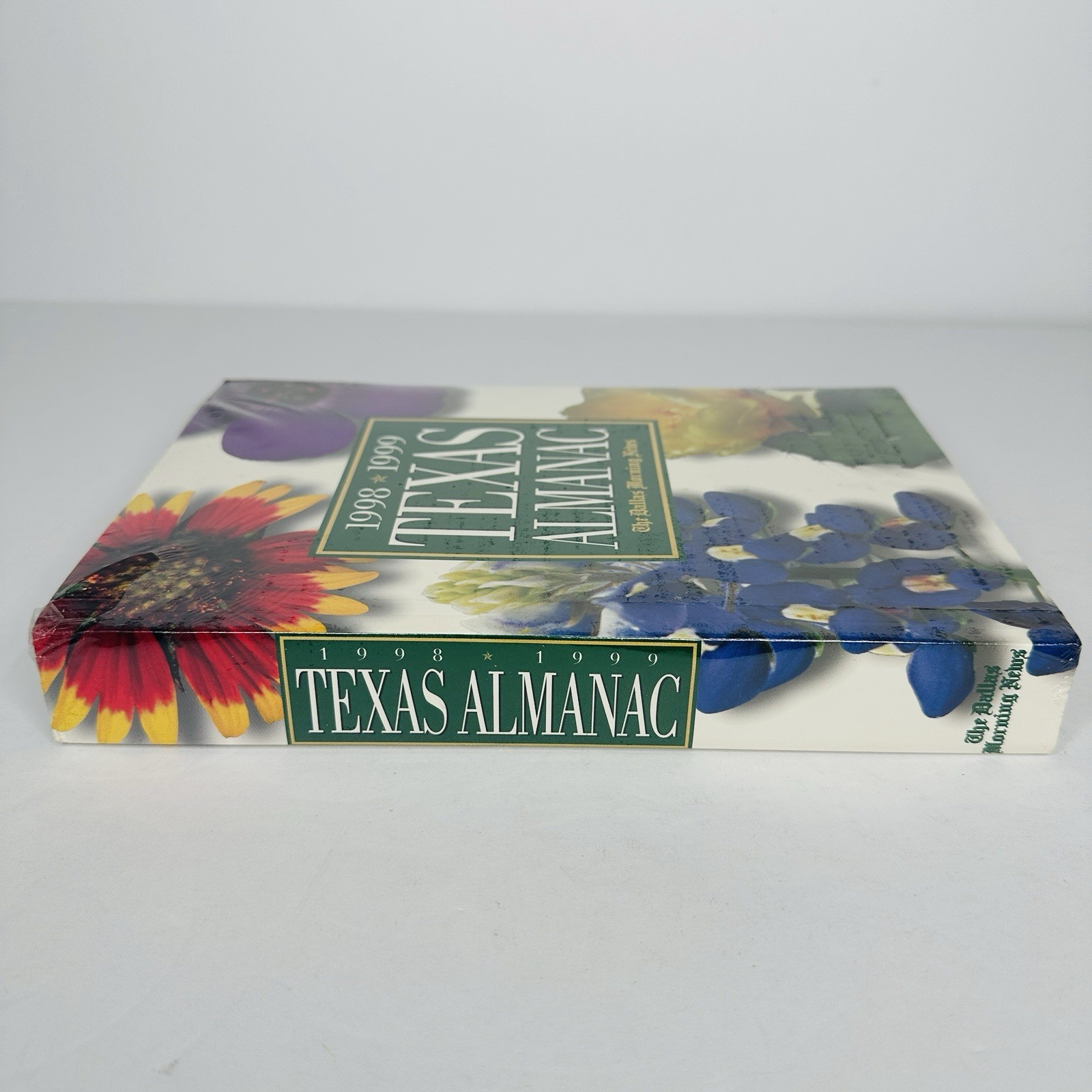1998-1999 Texas Almanac Dallas Morning News 59th Ed Wildflowers La Belle & More