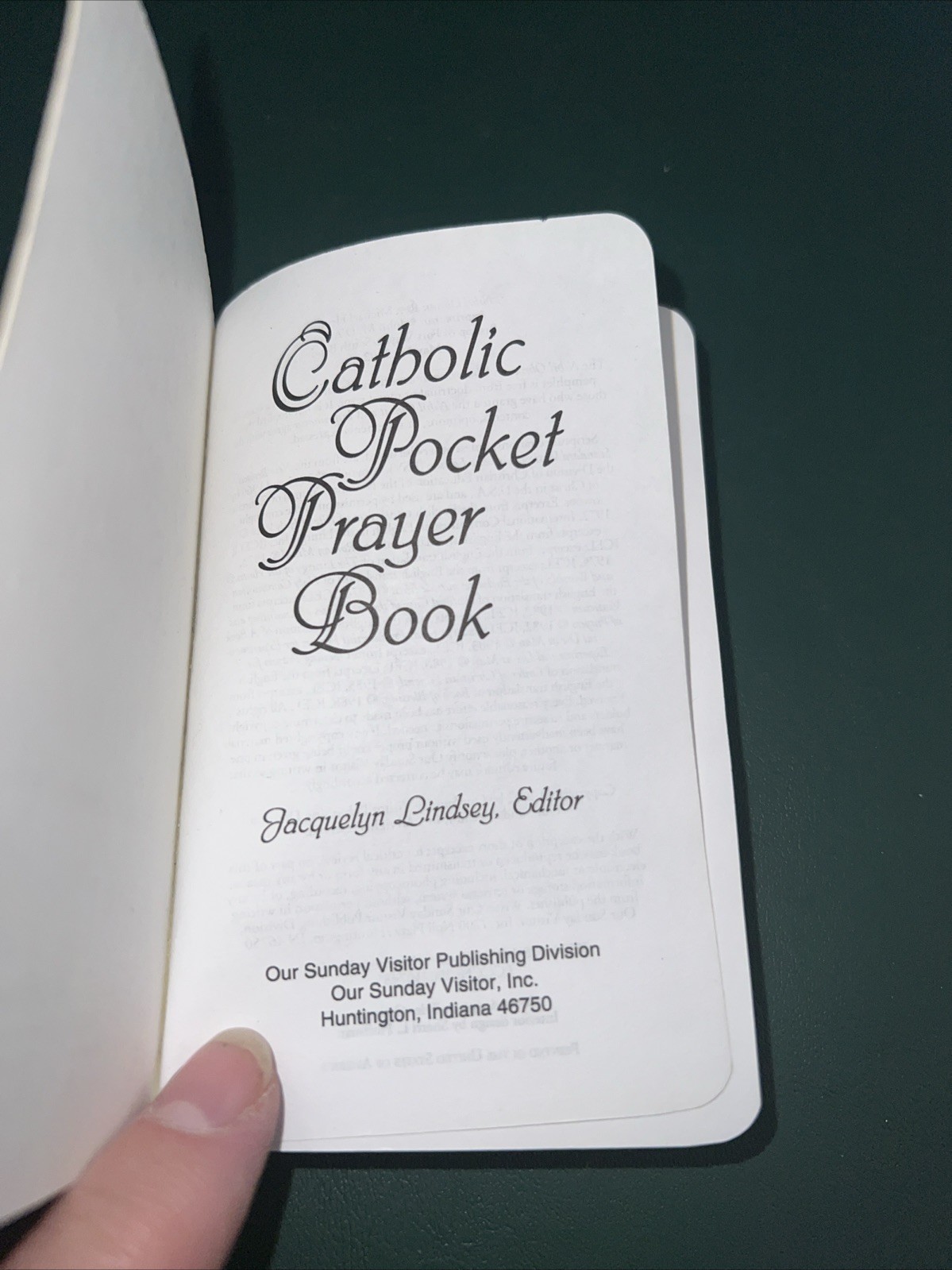 Vintage 2002 EUC Catholic Pocket Prayer Book, Jacqueline Lindsey, 272 Pages