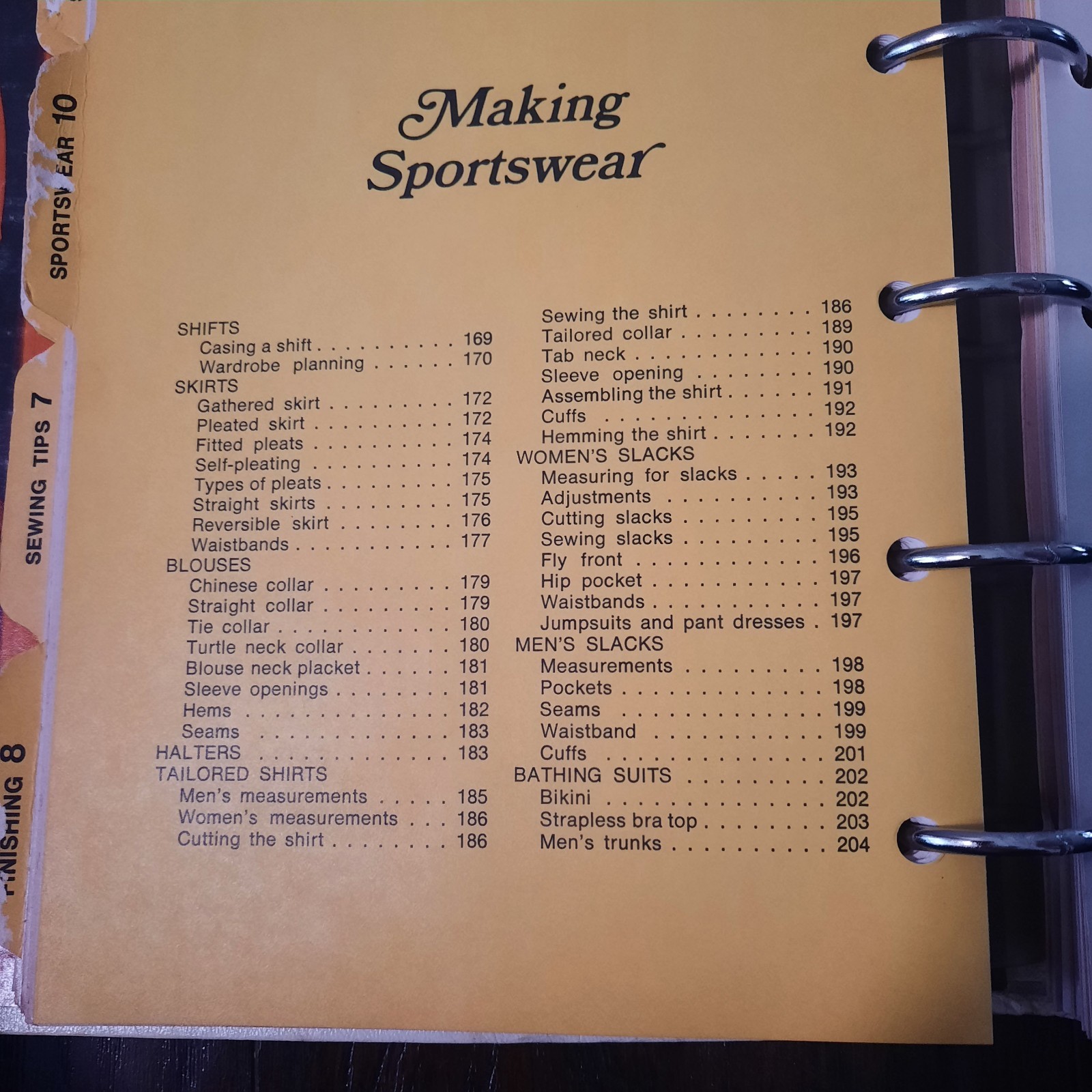 Vintage Better Homes and Gardens Sewing Book In 5 Ring Binder~1970~356 Pages