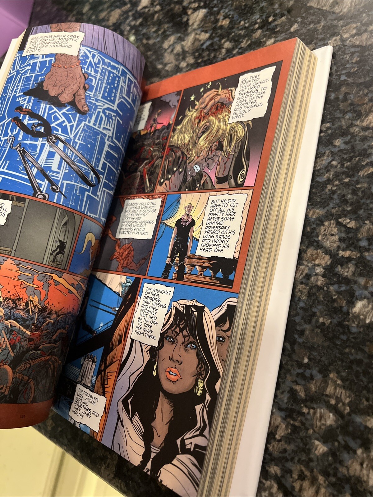 SOLO : DELUXE EDITION – Jeph Loeb – Hardcover -Batman cover Ex-Library
