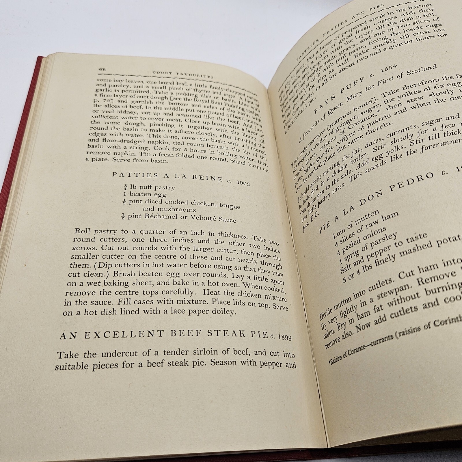Court Favourites By Elizabeth Craig 1953 DJ HB Andre Deutsch