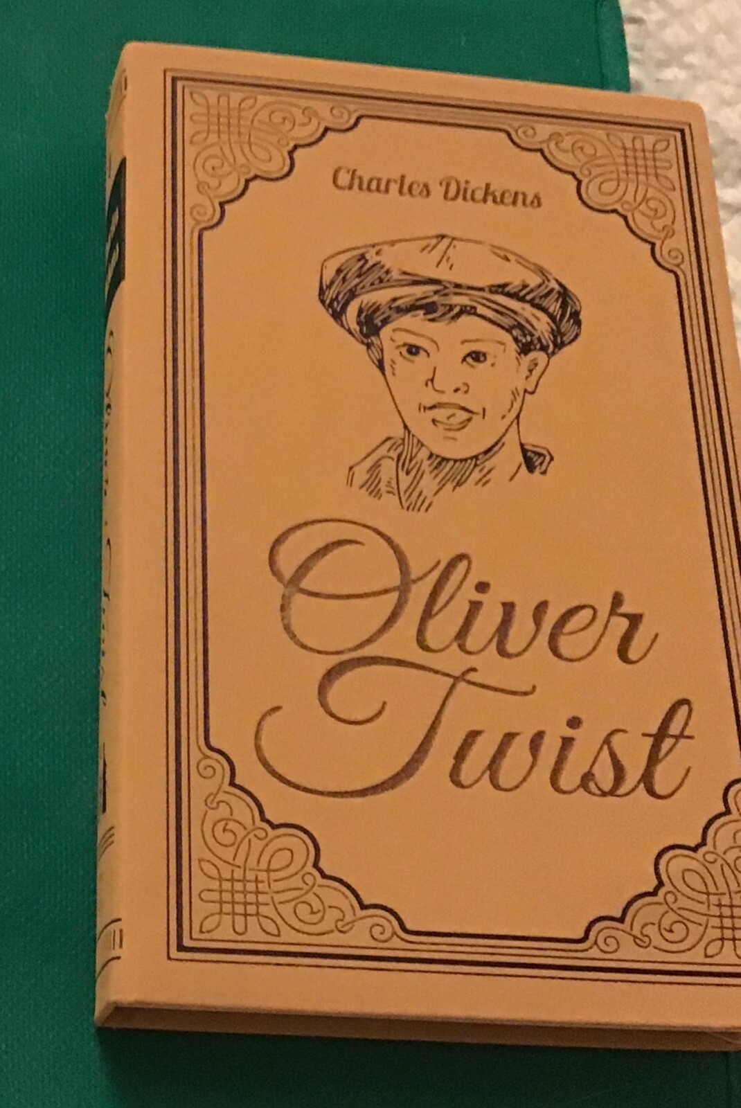 Oliver Twist by Charles Dickens Paper Mill Deluxe Classic Brand New