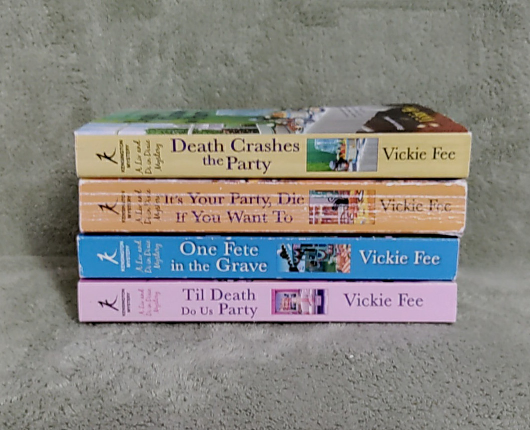 Vickie Fee – Liv And Di In Dixie Complete 4 Book Cozy Mystery Series HS-1