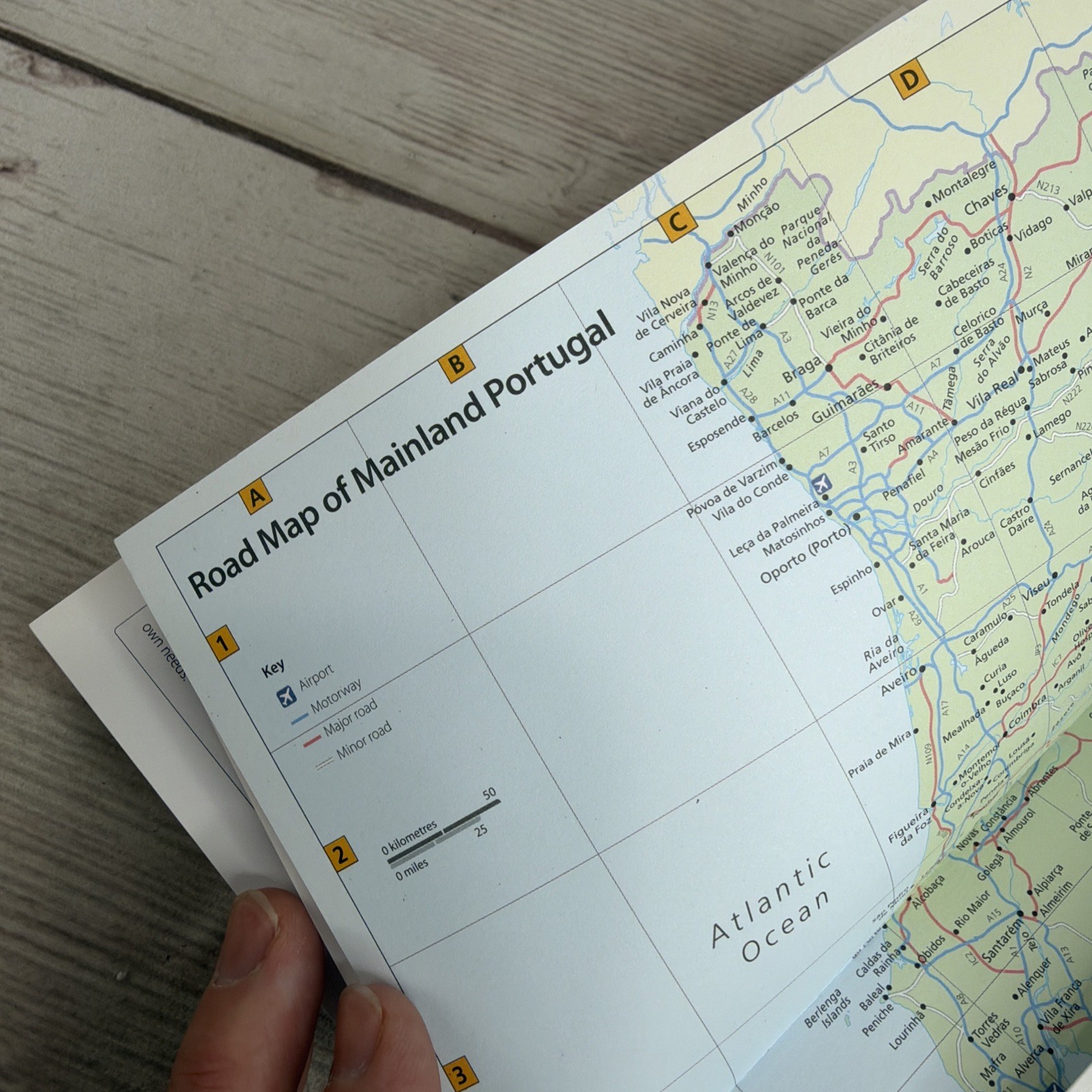 DK Eyewitness Travel Guide: Portugal – Flexibound – VERY GOOD Free Shipping!
