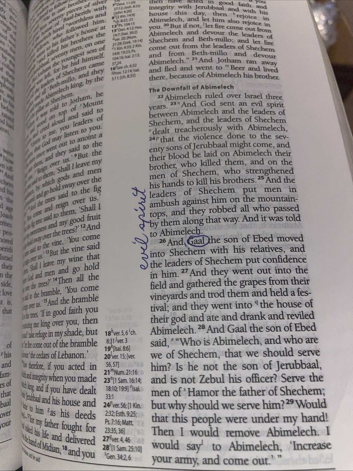Holy Bible English Standard Version ESV Crossway 2001 Bonded LEATHER Black