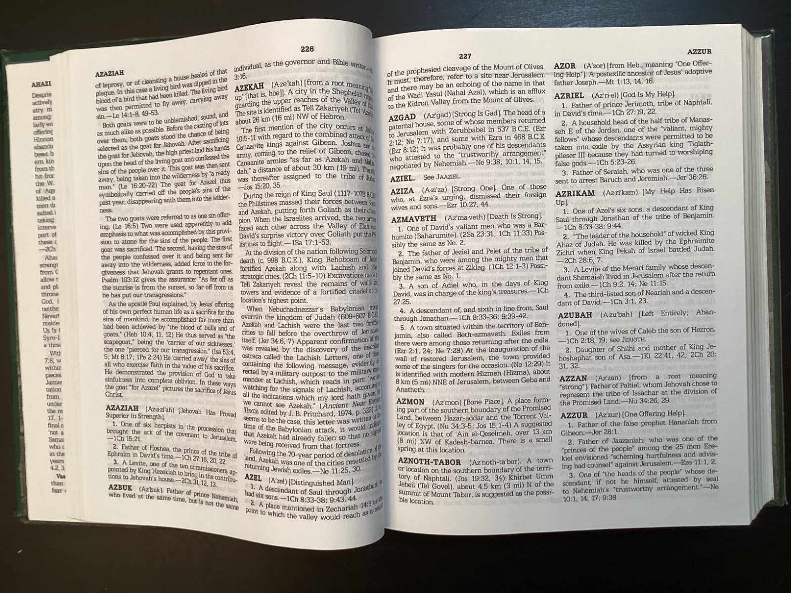 INSIGHT ON THE SCRIPTURES VOLUMES 1 &2 WATCHTOWER BIBLE & TRACT, HARDCOVER 1988