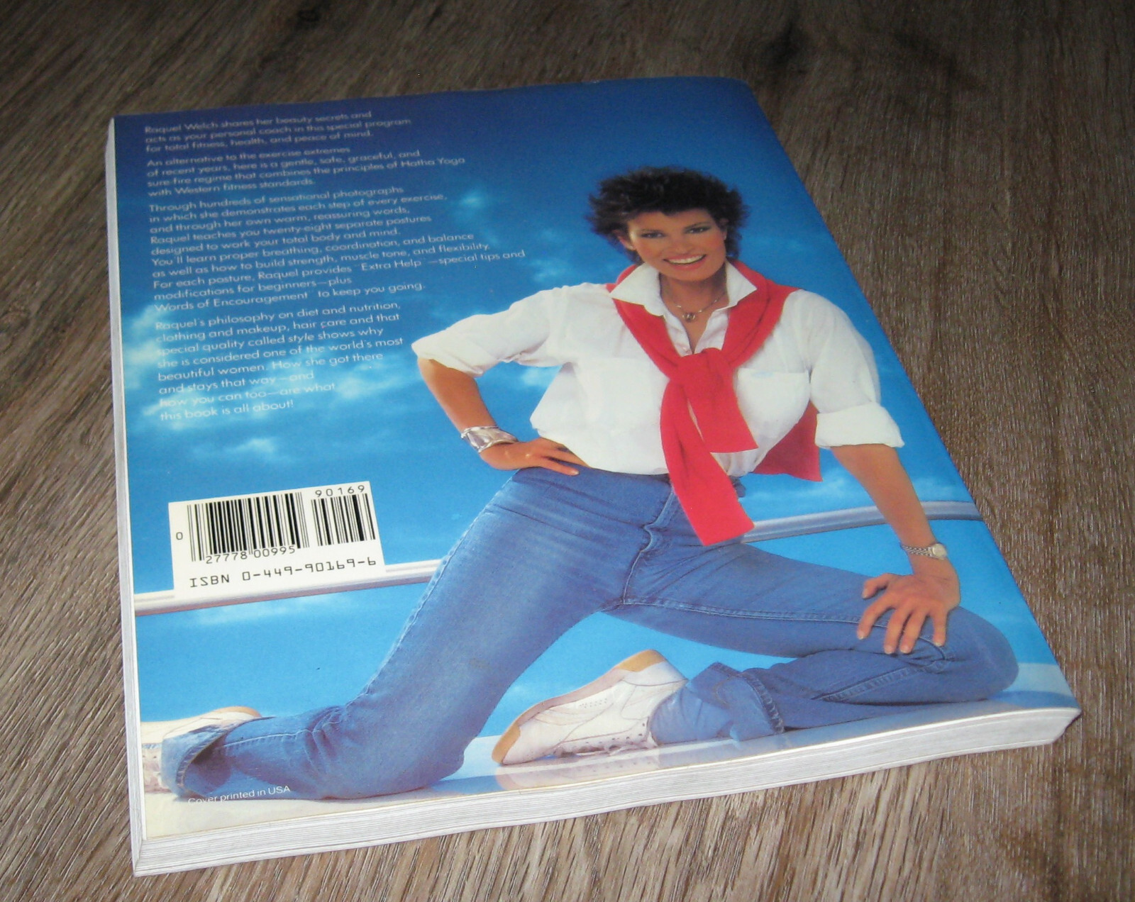 1984 Raquel Welch pb BOOK Total Beauty and Fitness Program 264 pages! PHOTOS