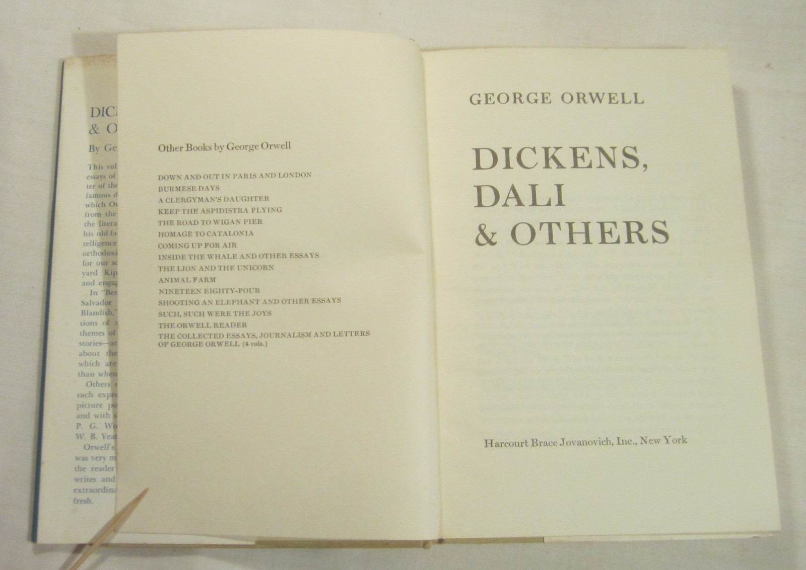 GEORGE ORWELL — Dickens, Dali & Others — Harcourt Brace Jovanovich, HC/DJ