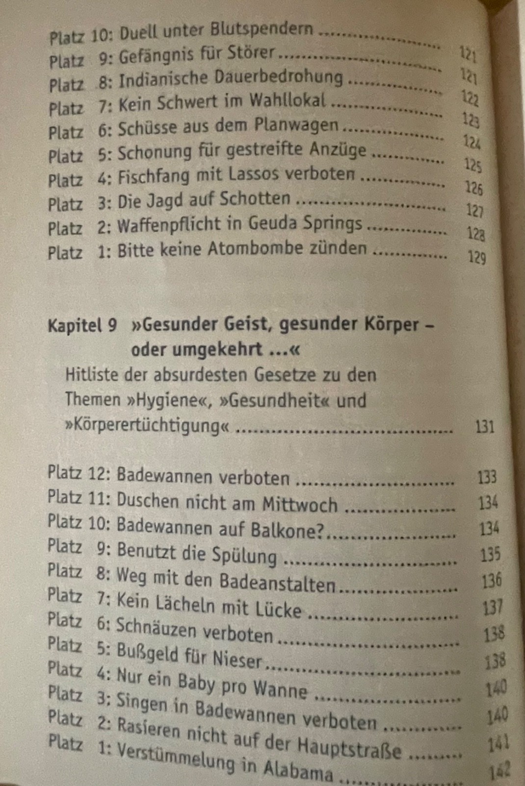 Öffentliche Mülleimer dürfen nicht sexuell belästigt werden by Justus Richter