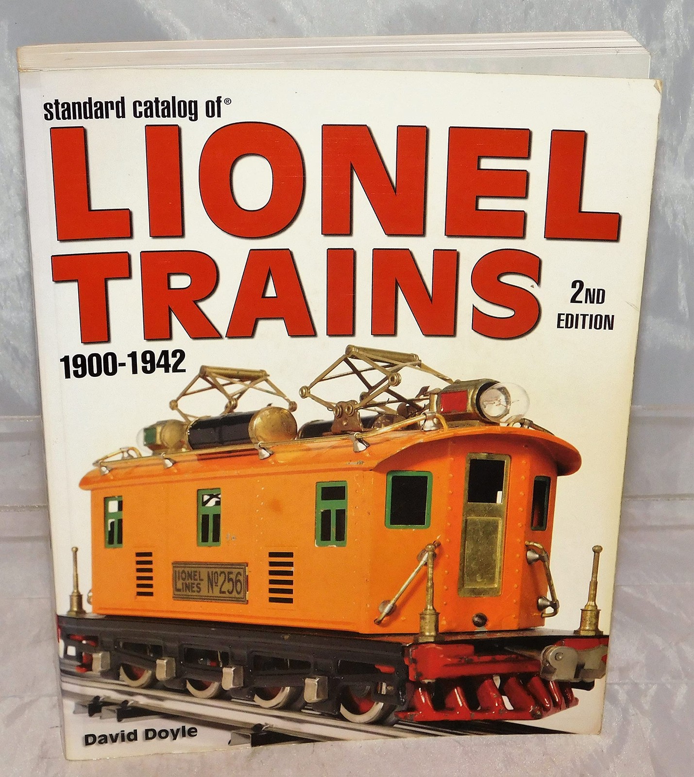 Standard Catalog of Lionel Trains 1900-1942, 2nd Edition