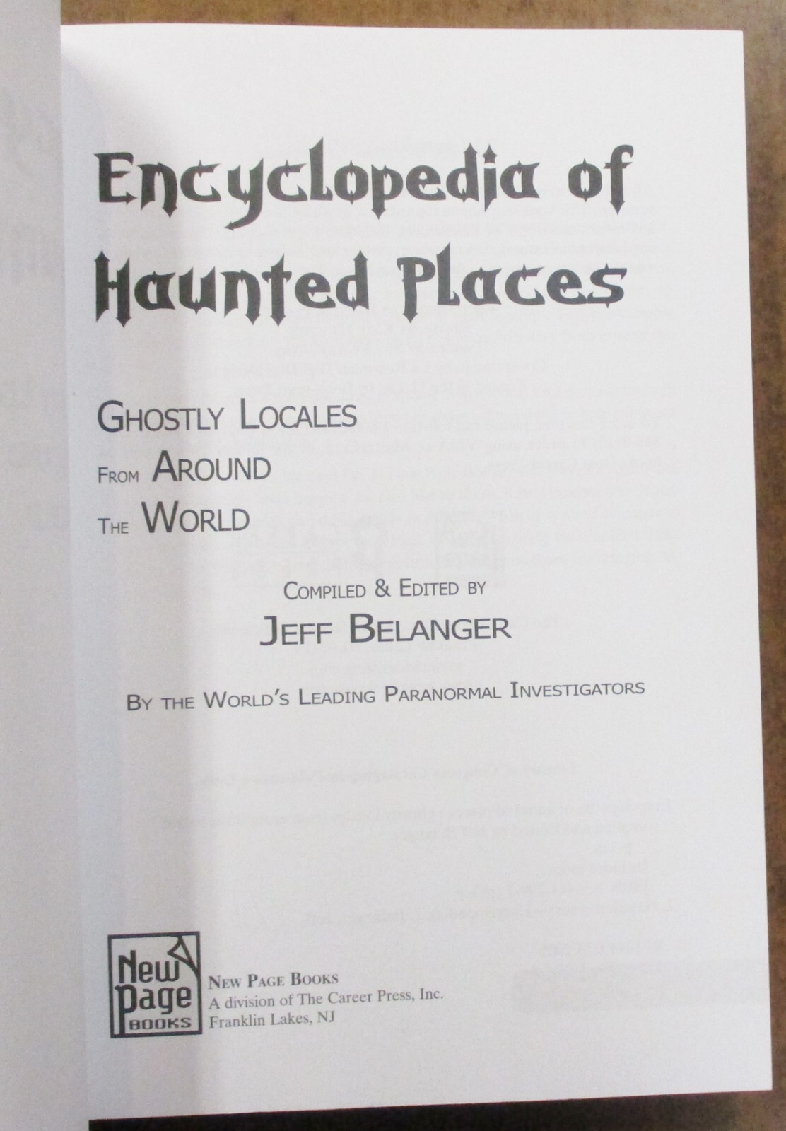 „Encyclopedia of Haunted Places“ Ghostly Locales -Trade Paperback (2005)