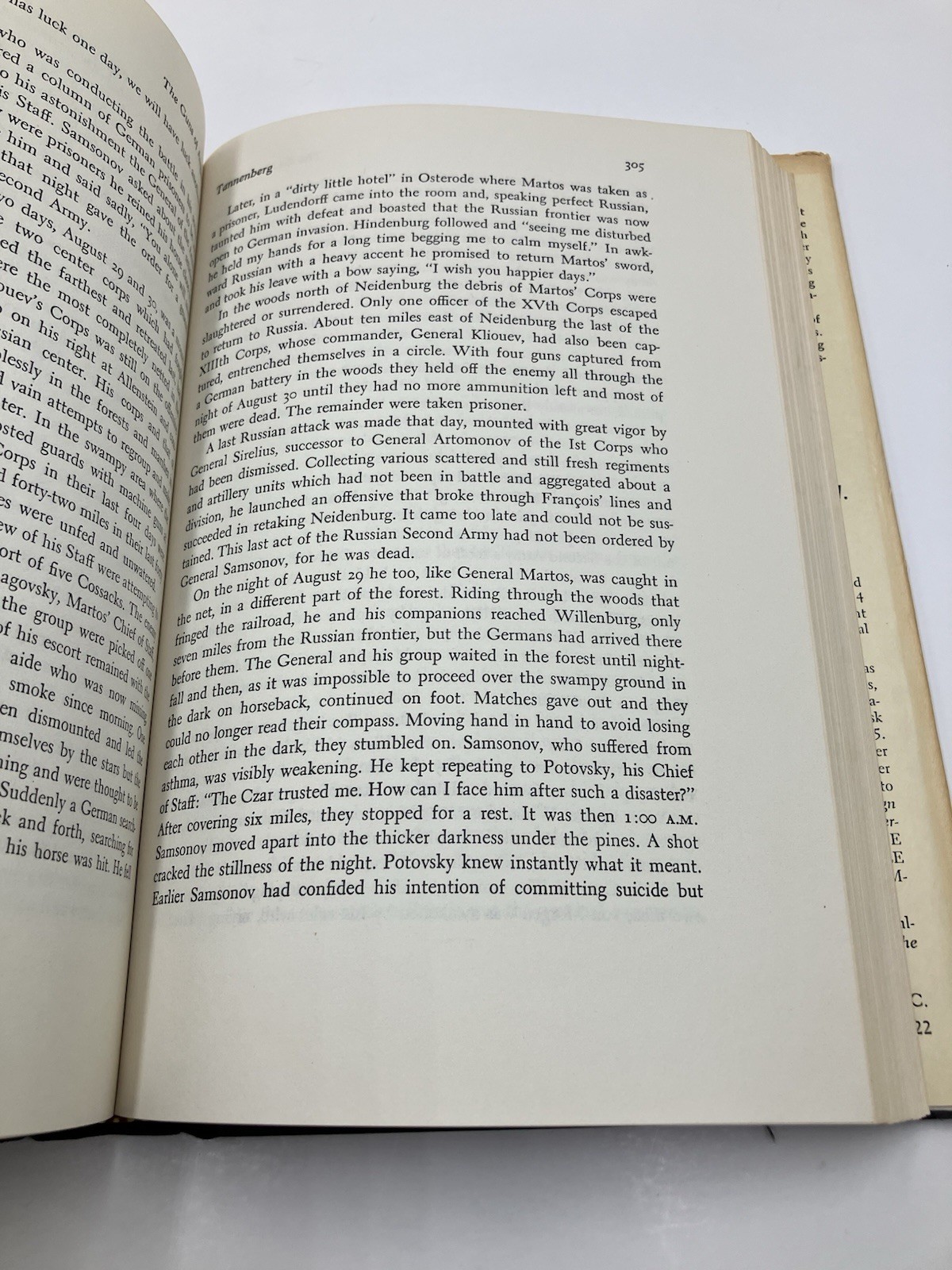 The Guns of August Barbara W. Tuchman Vintage 1979 World War 1 Hardcover DJ