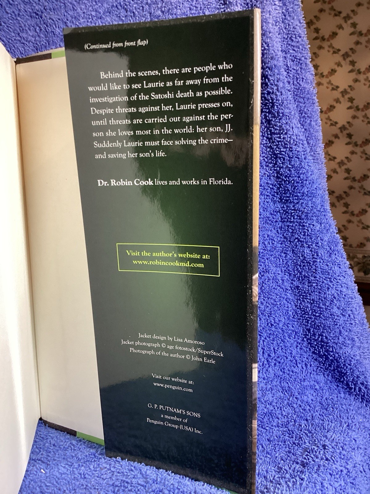 Novel Robin Cook “Cure” 396 Pages G.P.Putman & Sons 2010.