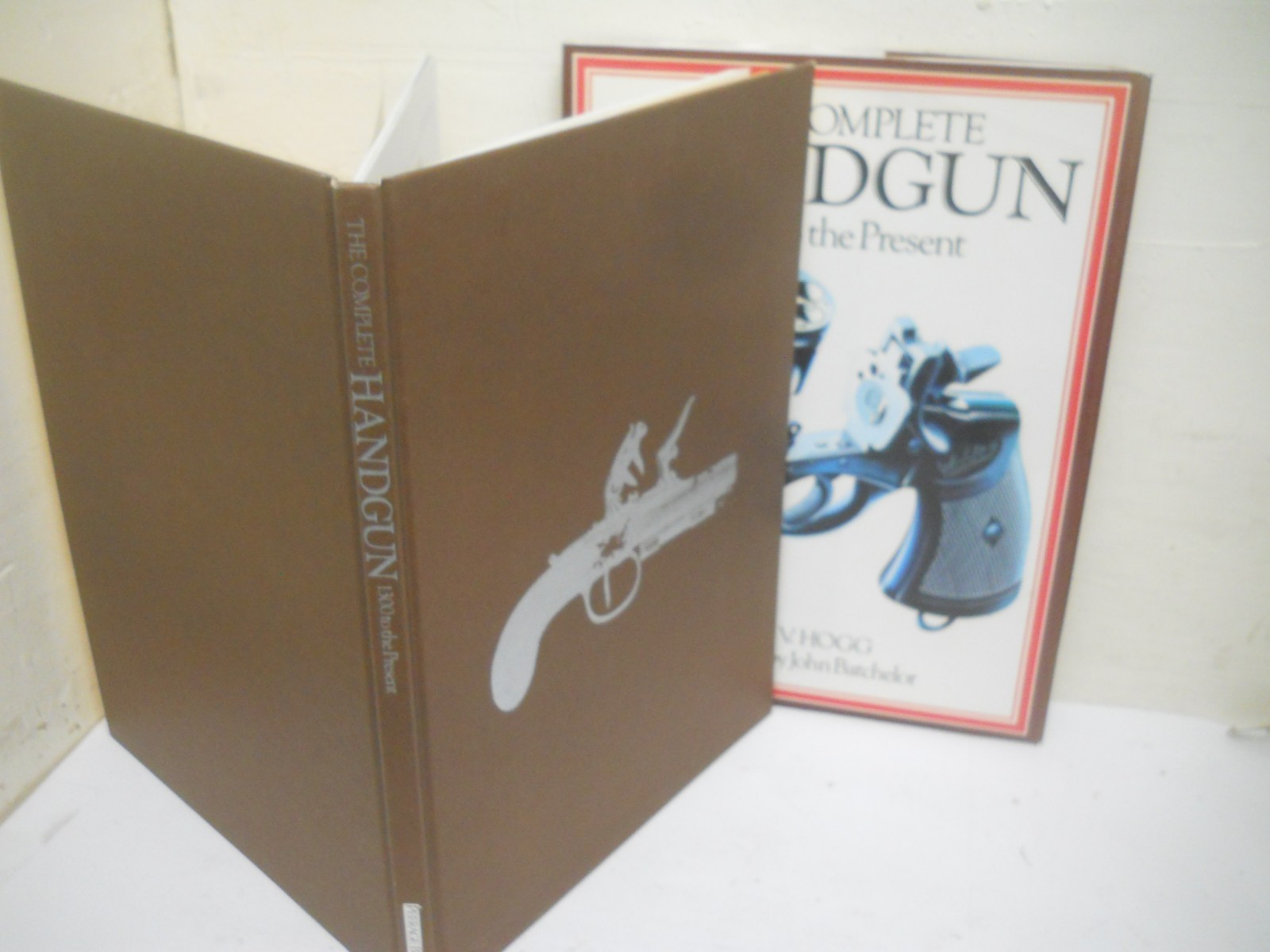 The Complete Handgun 1300 To Present / Ian V. Hogg ~ Fine HCDJ Ships Boxed