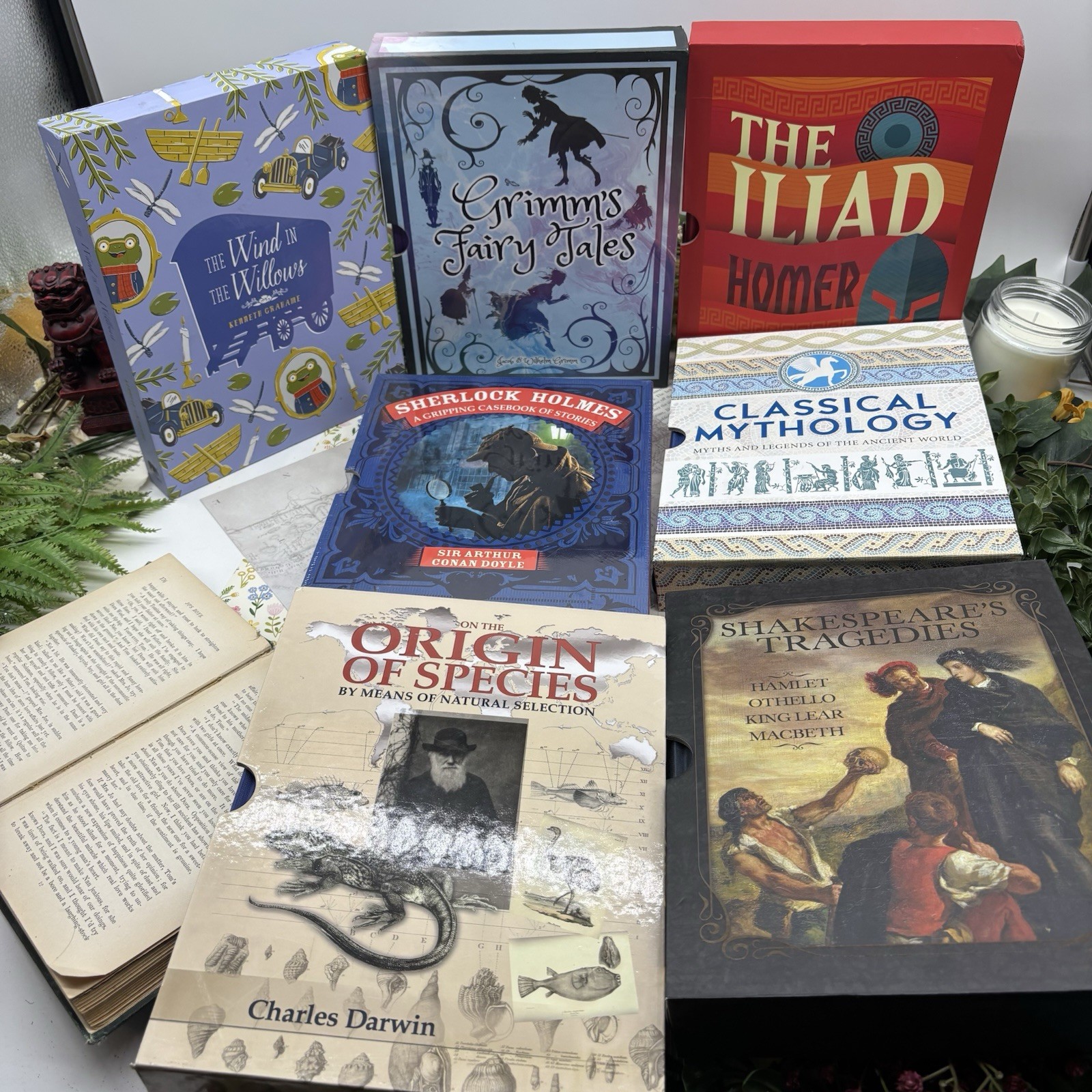 Set of 7 Illustrated Books with Slipcases Arcturus Publishing