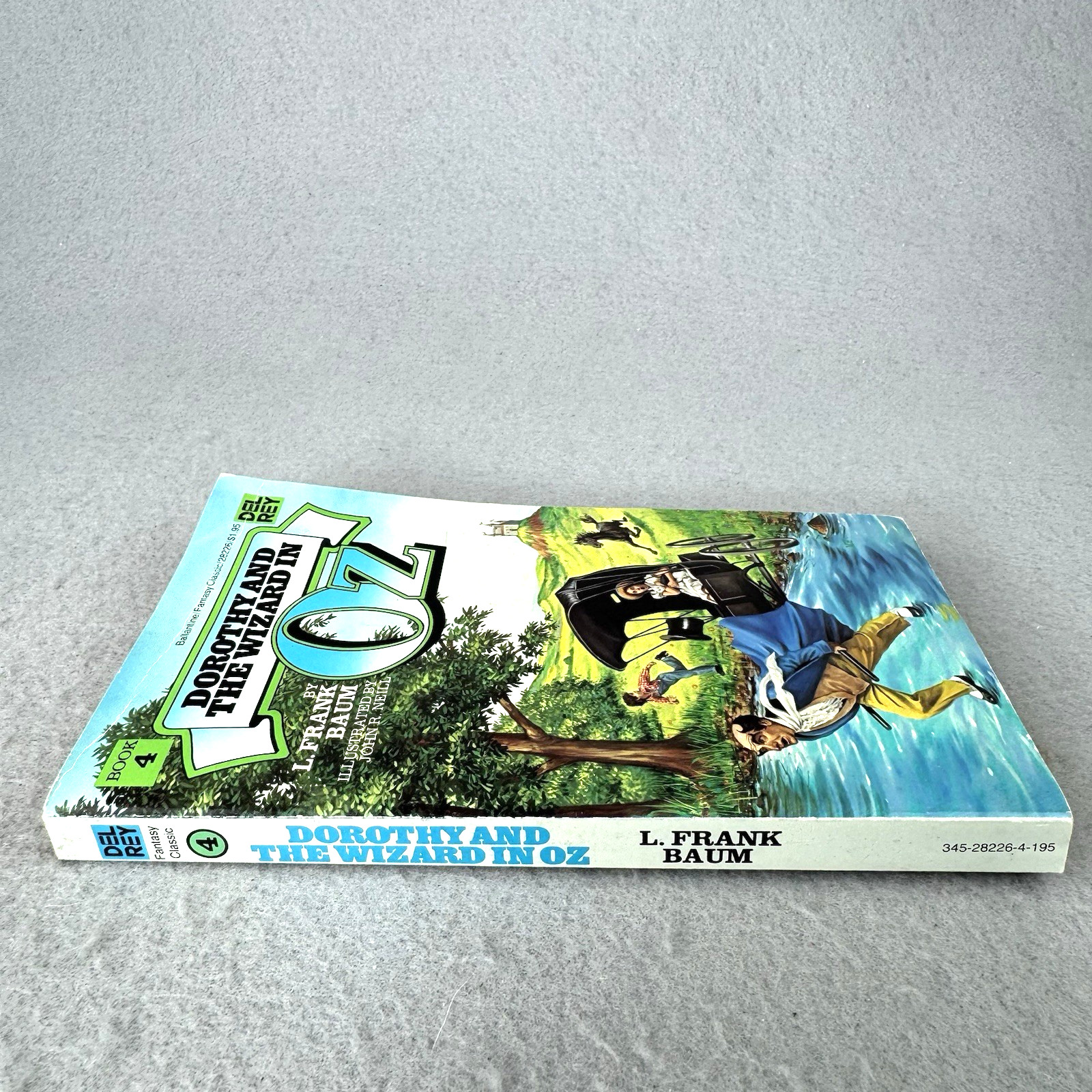 Dorothy and the Wizard in Oz (Oz #4) L. Frank Baum Paperback Del Rey 1981