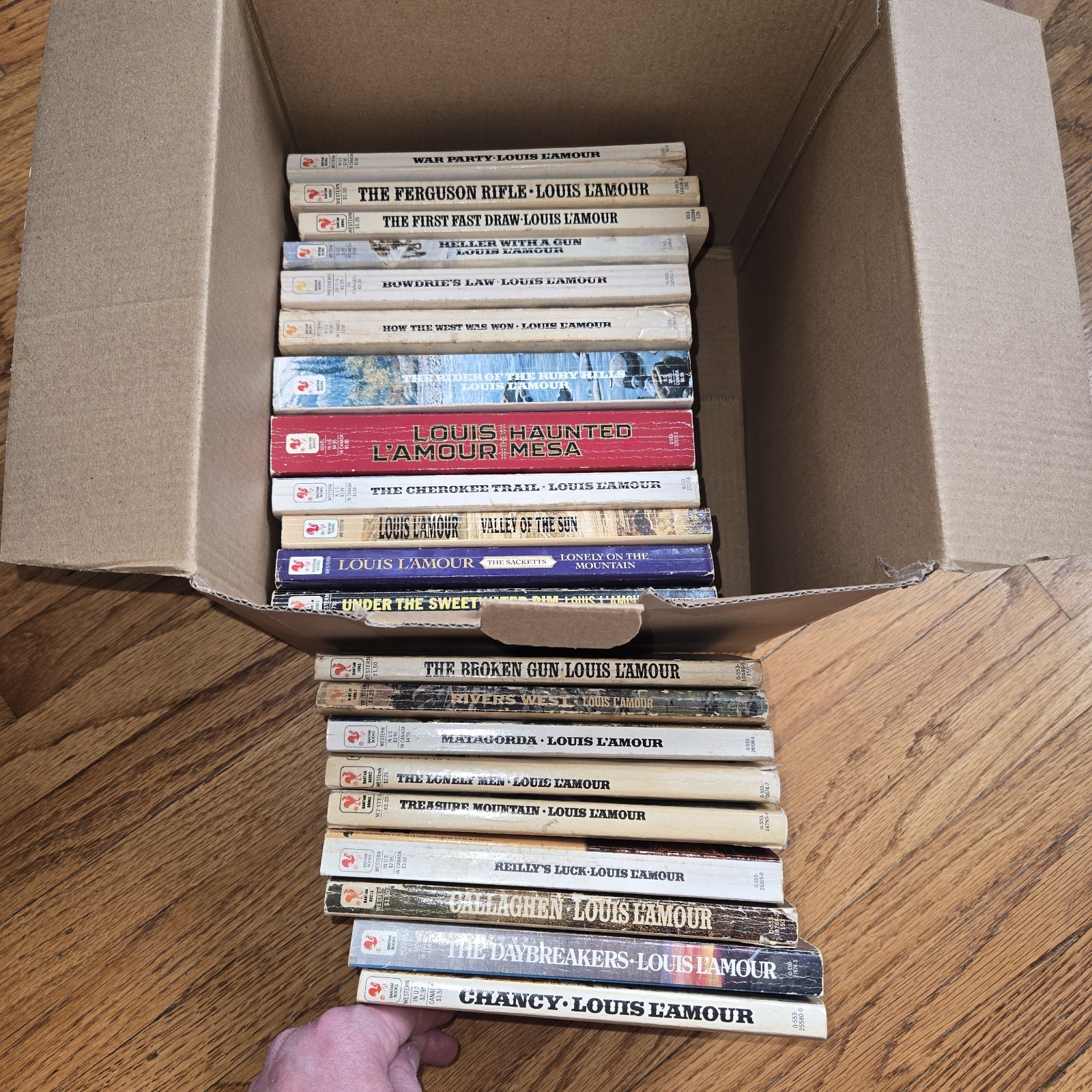 Lot Of 21 Louis L’Amour Western Paperbacks
