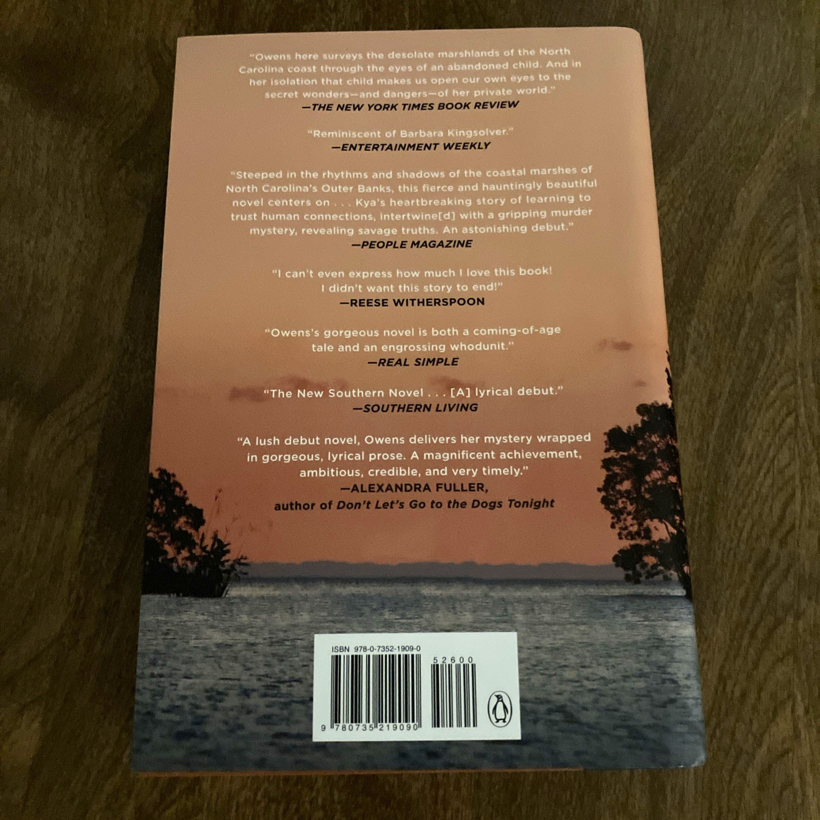 Delia Owens, Where the Crawdads Sing, Hardcover, VERY GOOD (1069)