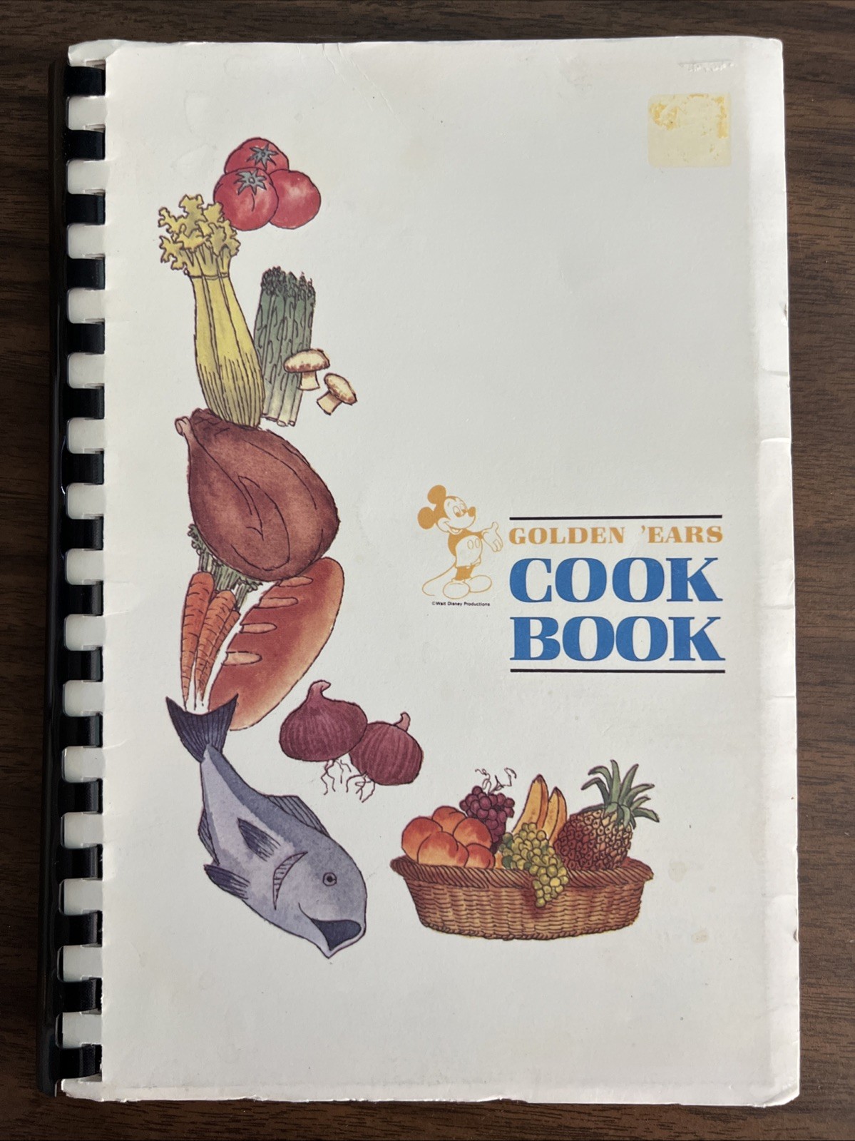 Walt Disney World Golden ‚Ears Club Cook book Cookbook Favorite Recipes RARE