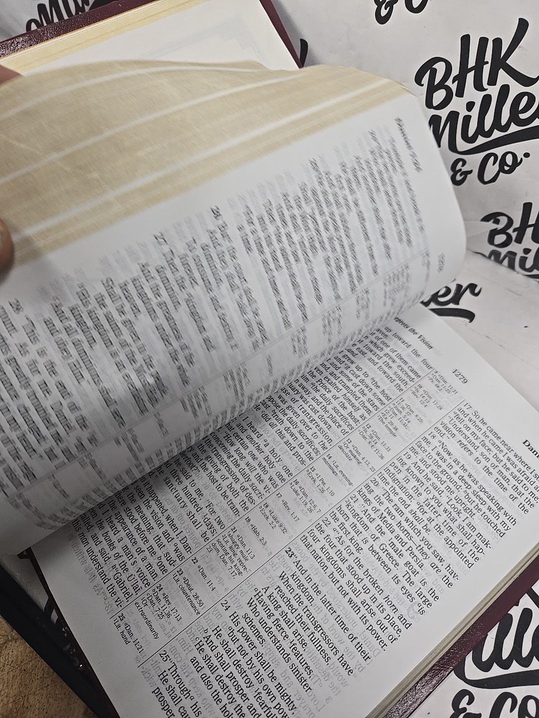 Holy Bible New King James Version NKJV Giant Print Red Letter Nelson 993BG 1982