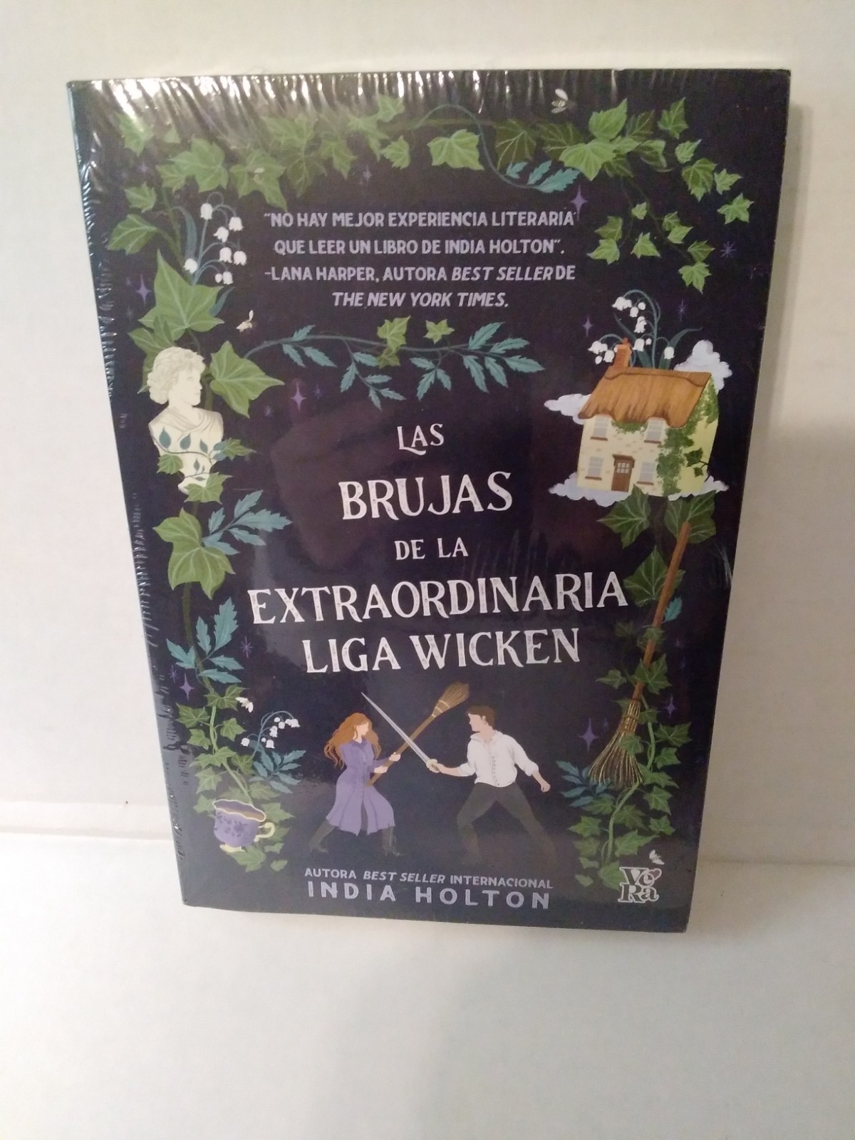 Las Brujas De La Extraordinaria Liga Wicken India Holton League Of Women Witches