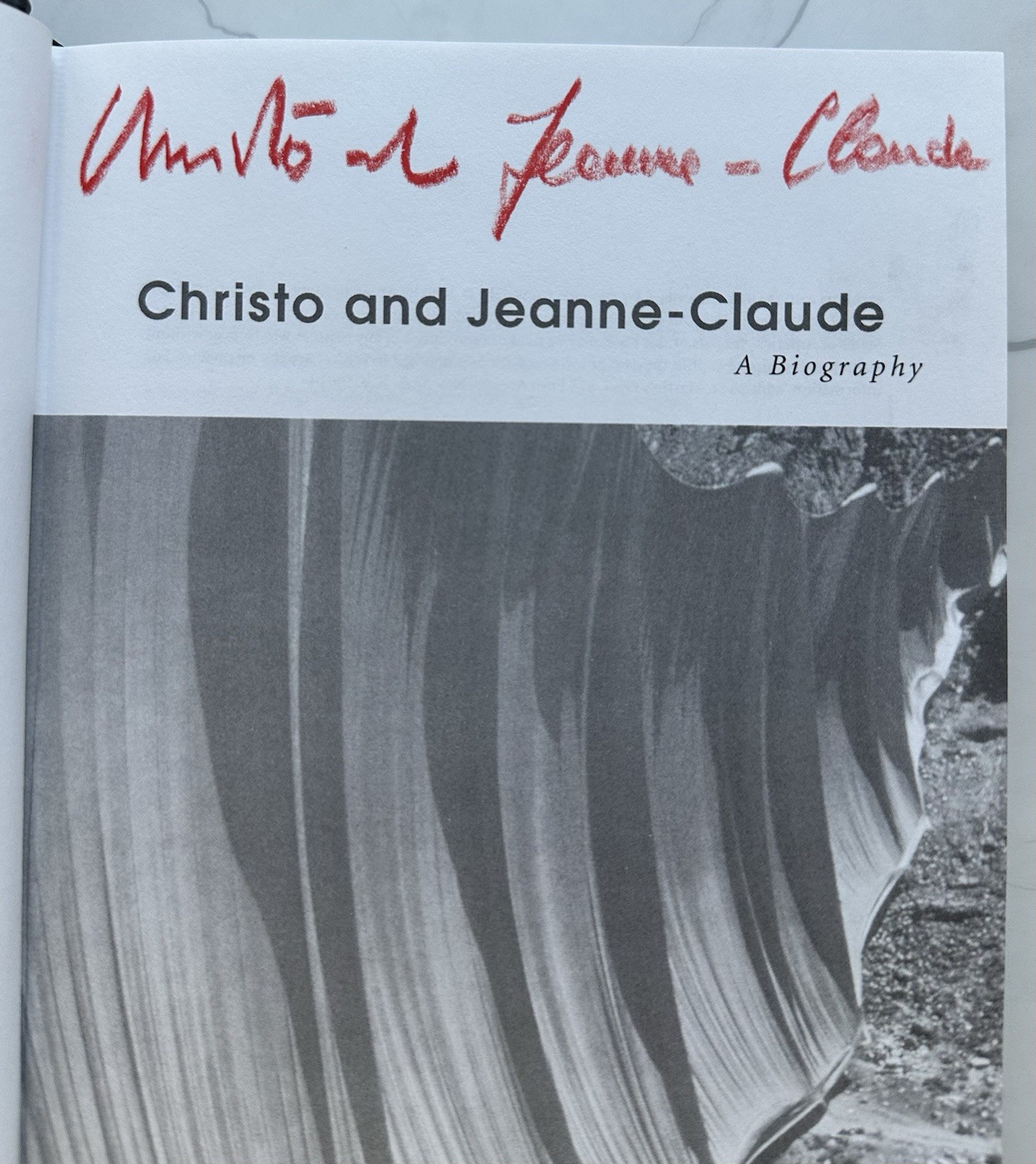 *Christo and Jeanne-Claude : A Biography by Burt Chernow 1st USA Edition Signed*