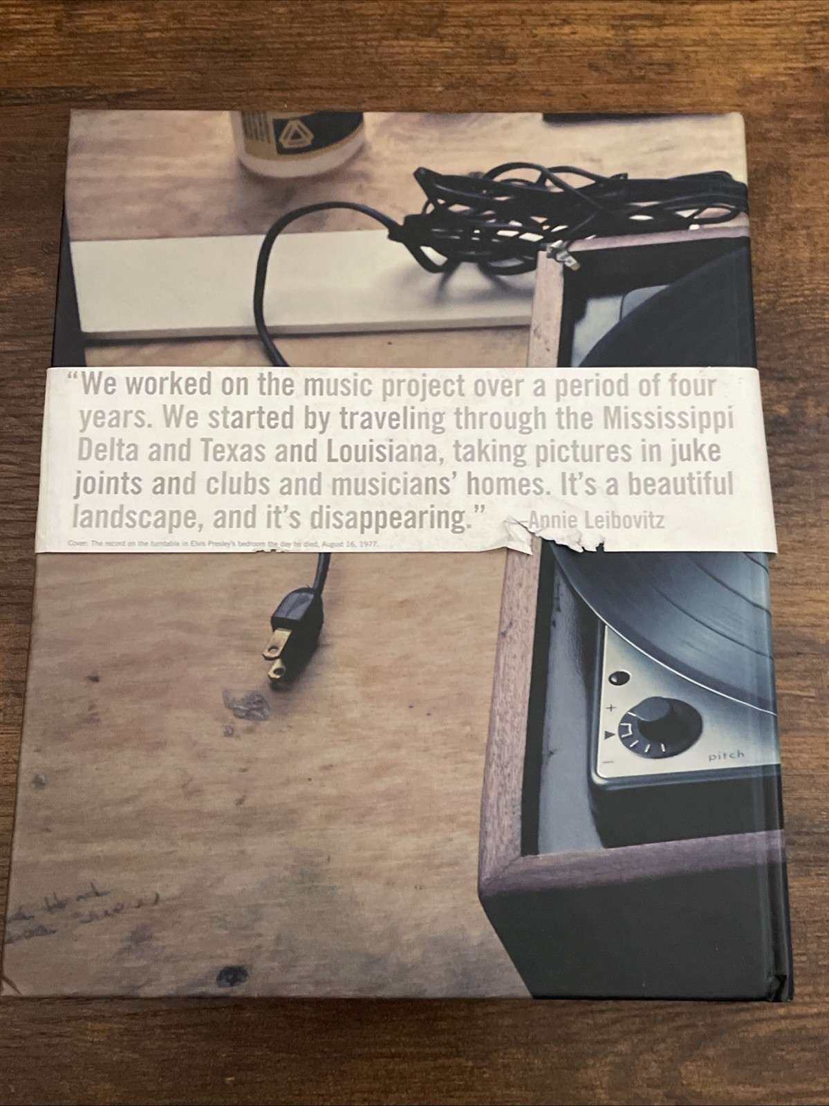 SIGNED – Annie Leibovitz: American Music by Annie Leibovitz, 2003 HC 1st edition