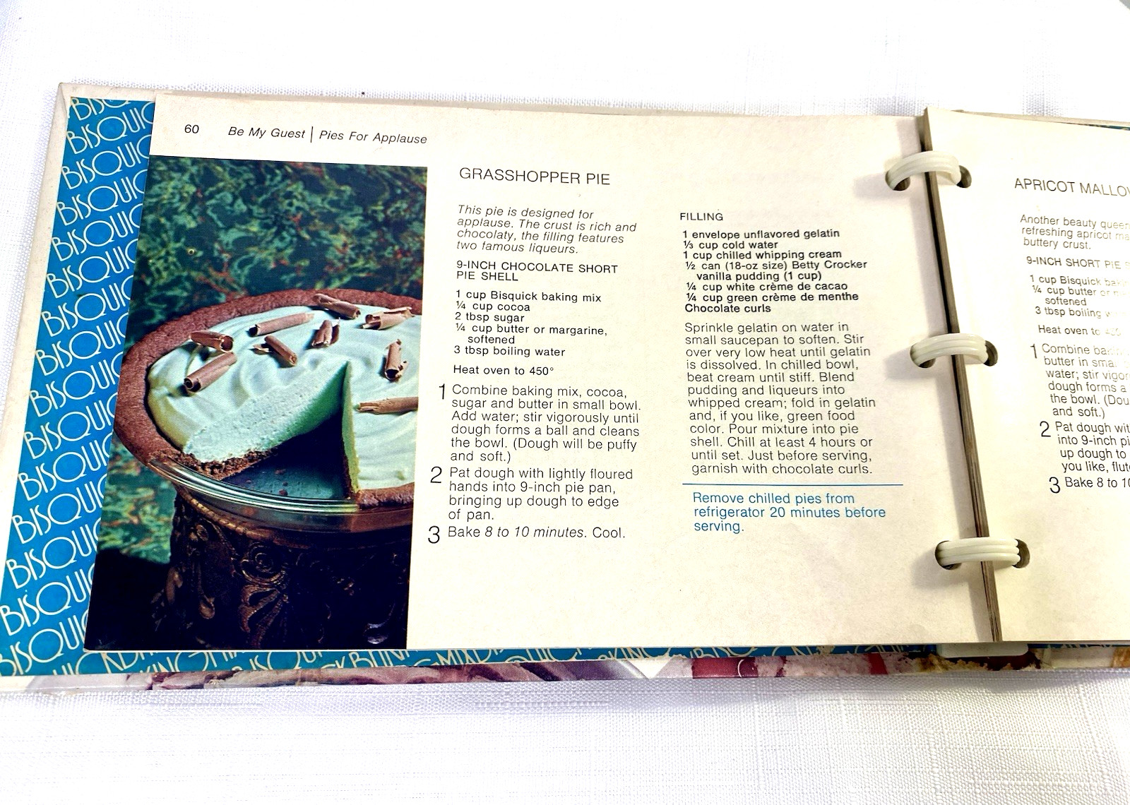 Betty Crocker Bisquick Cookbook 1977 General Mills Minnesota 124 Pages