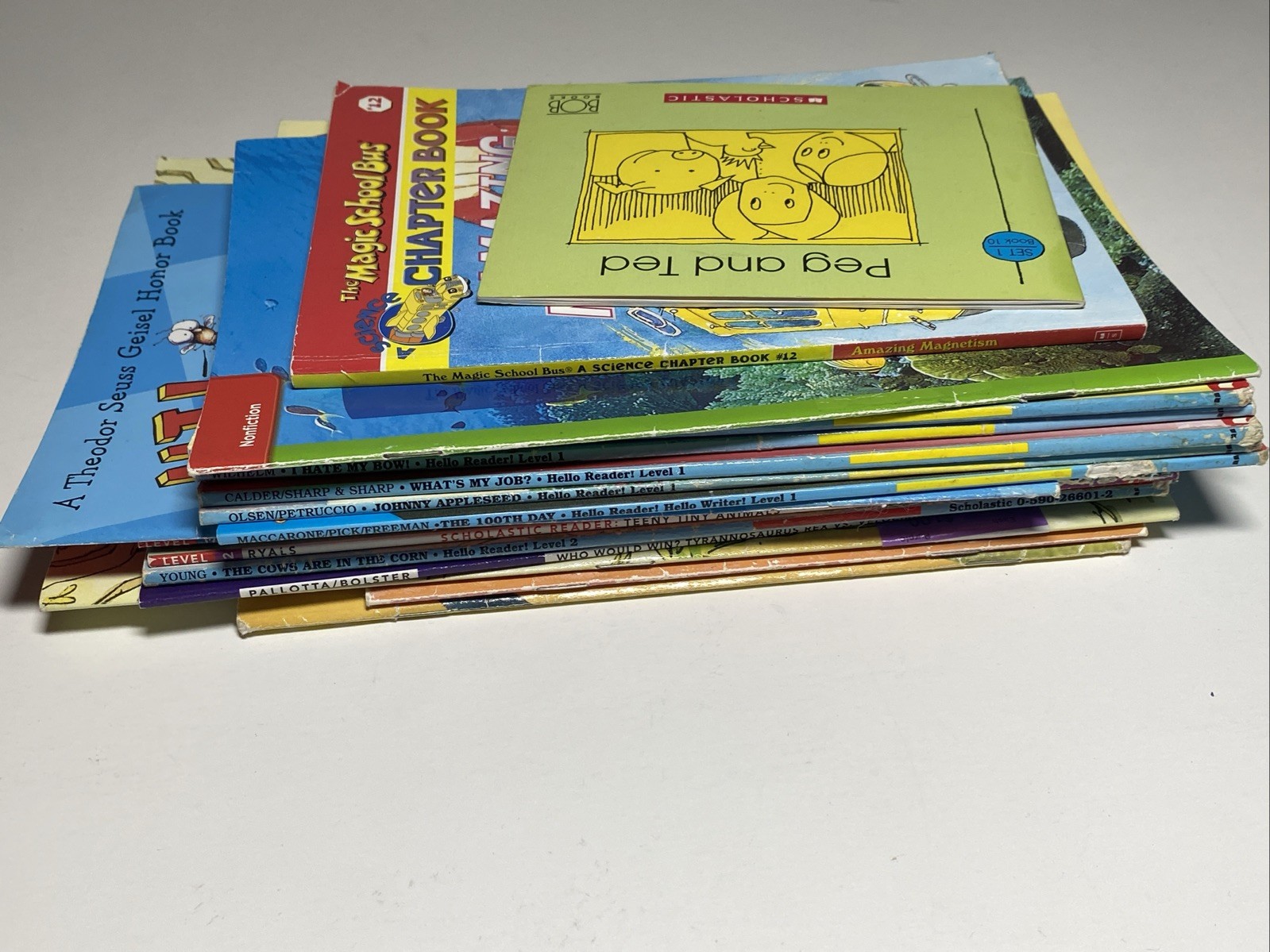 HUGE CHILDRENS BOOK LOT Of 16 Miscellaneous Scholastic Reader