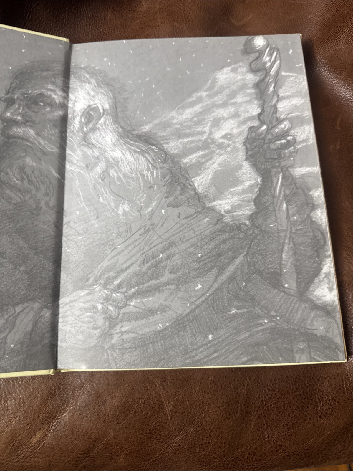 Middle-Earth : Visions of a Modern Myth by Donato Giancola, 2010, Hardcover